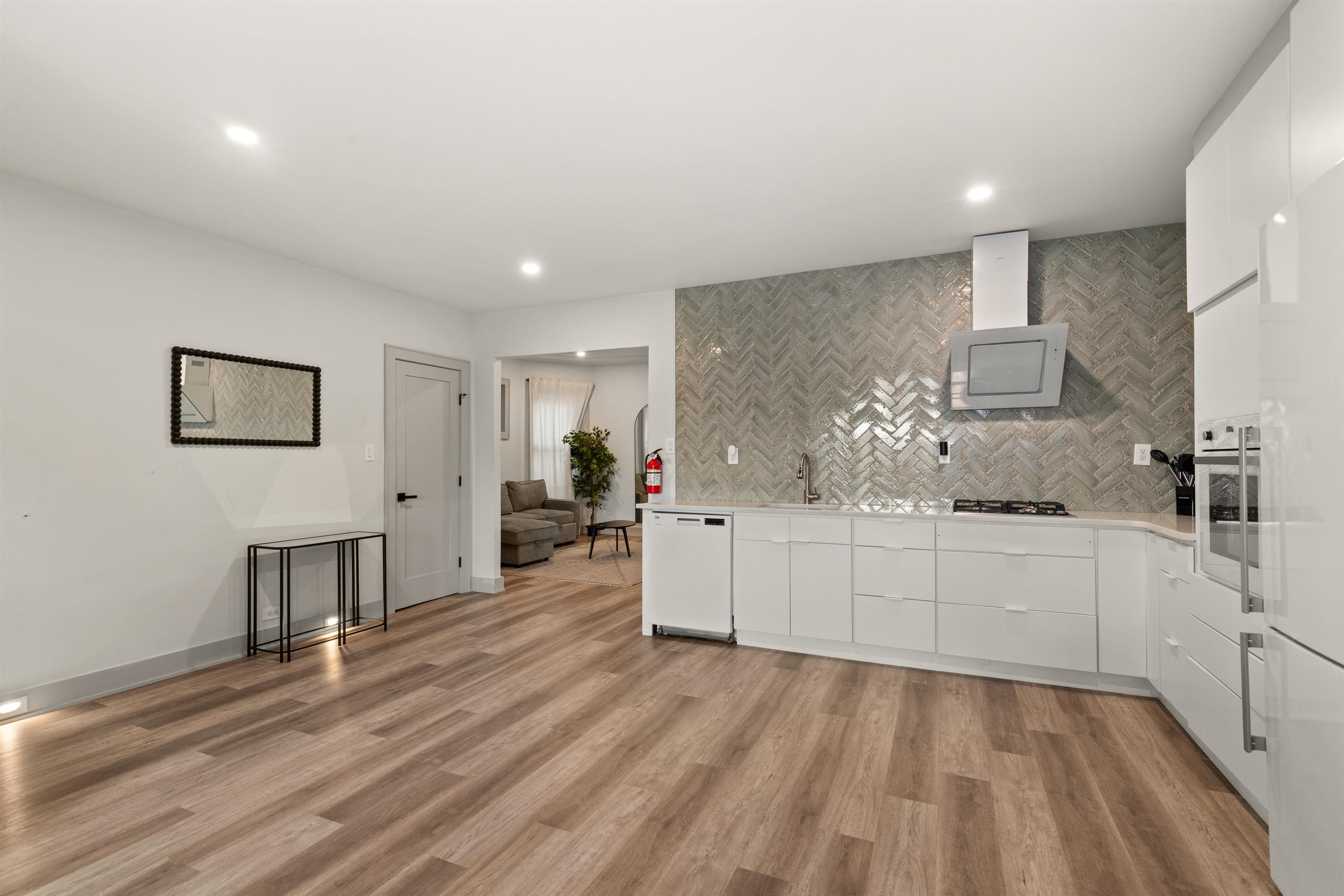 6115 BLVD EAST Unit: 2