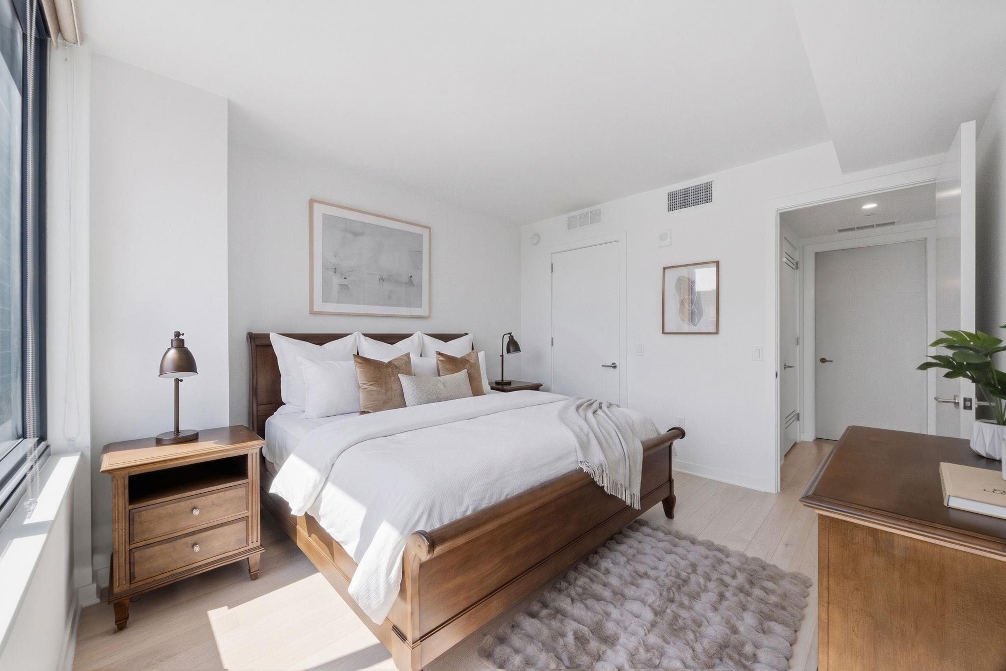 151 BAY ST Unit: 1005