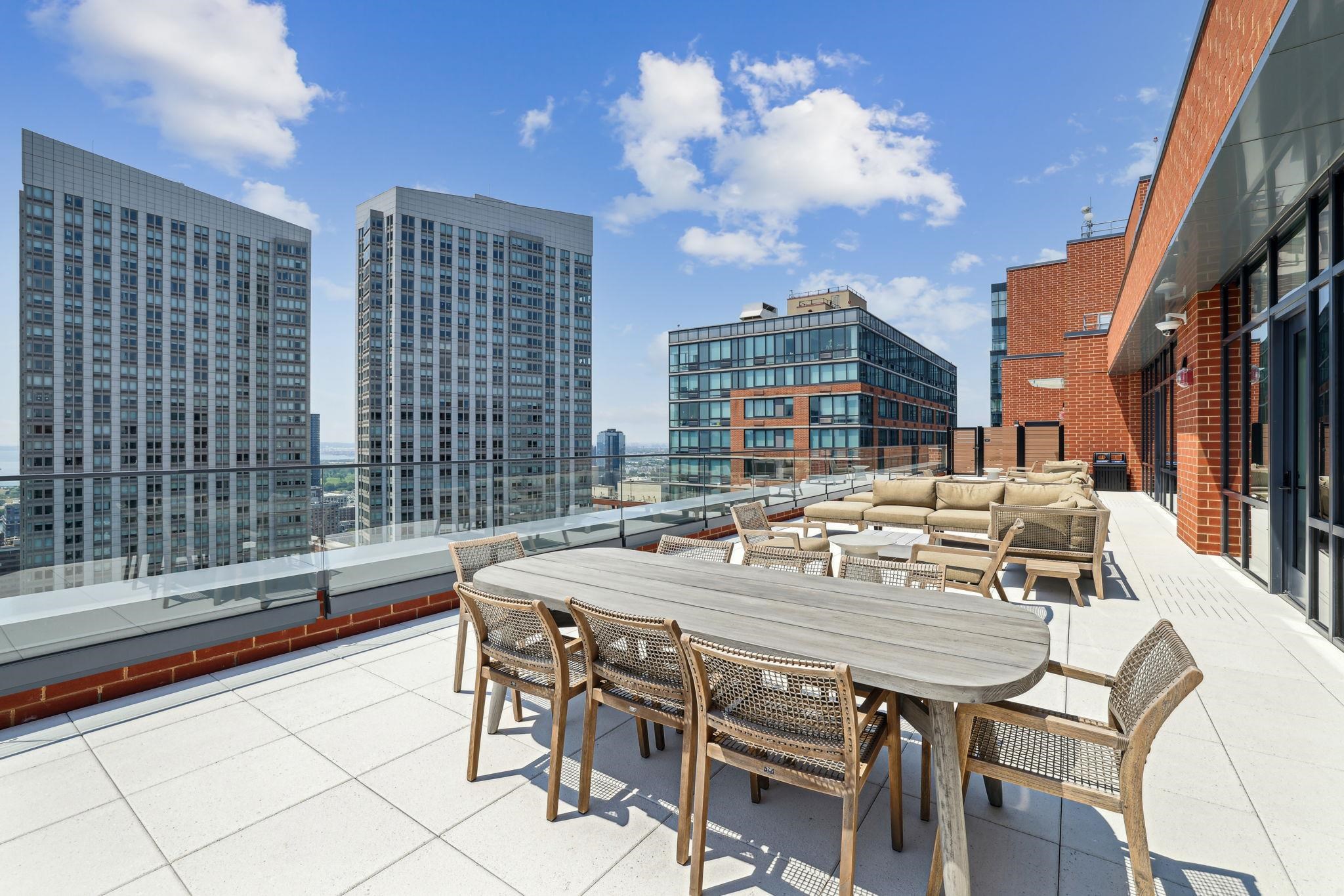 151 BAY ST Unit: 1005