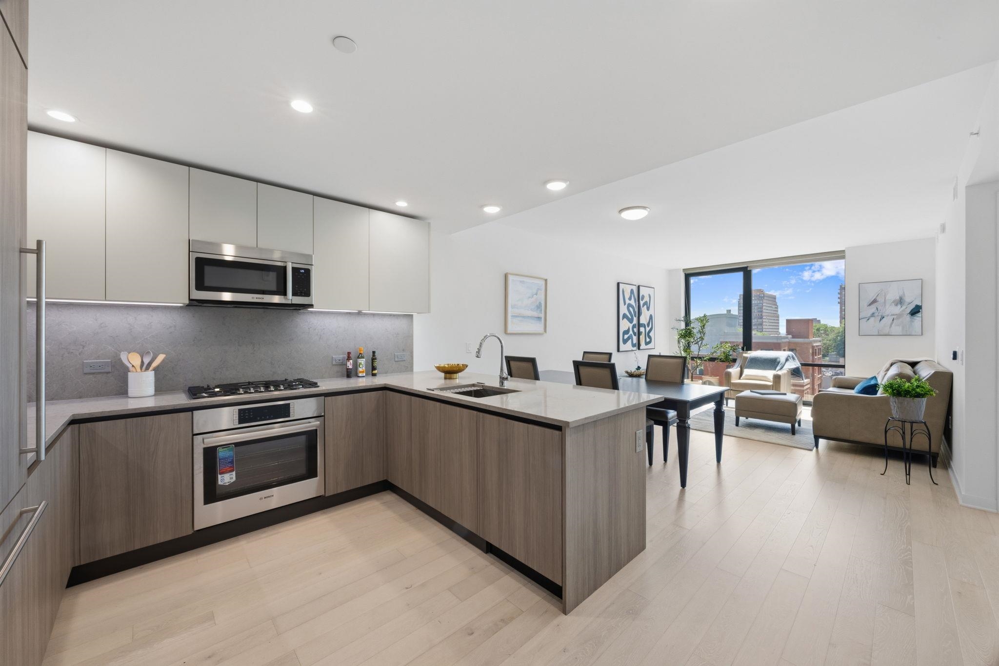 151 BAY ST Unit: 1005