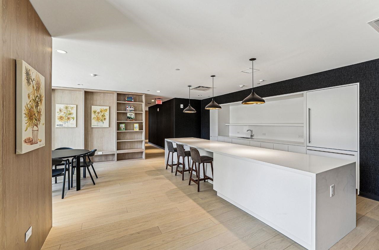 151 BAY ST Unit: 1005