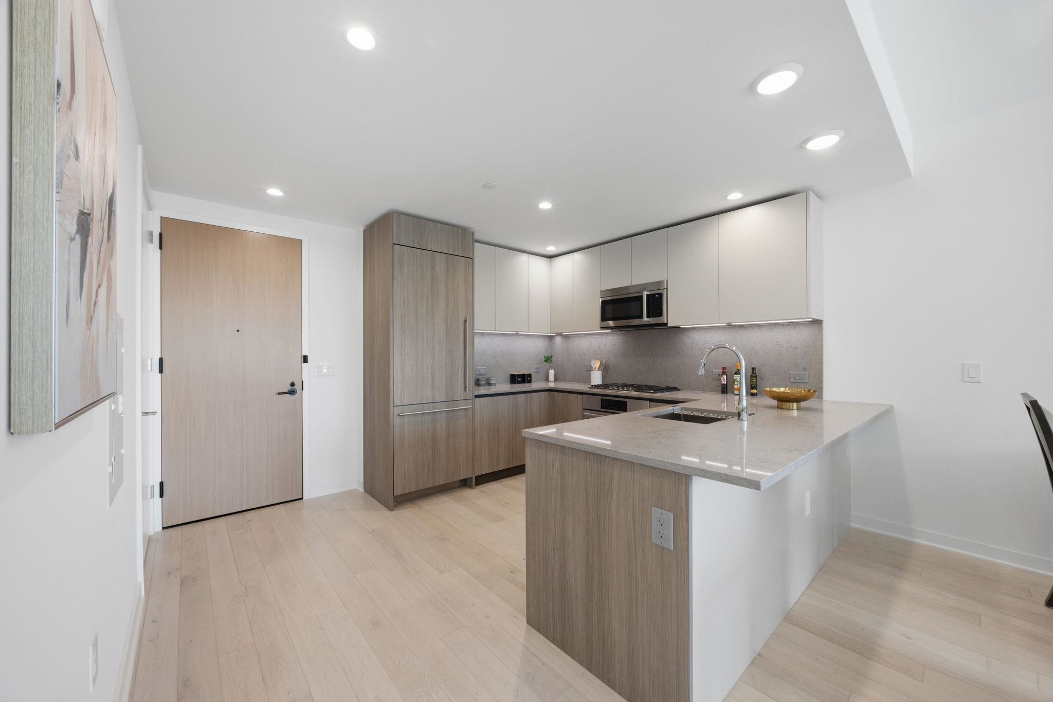 151 BAY ST Unit: 1005