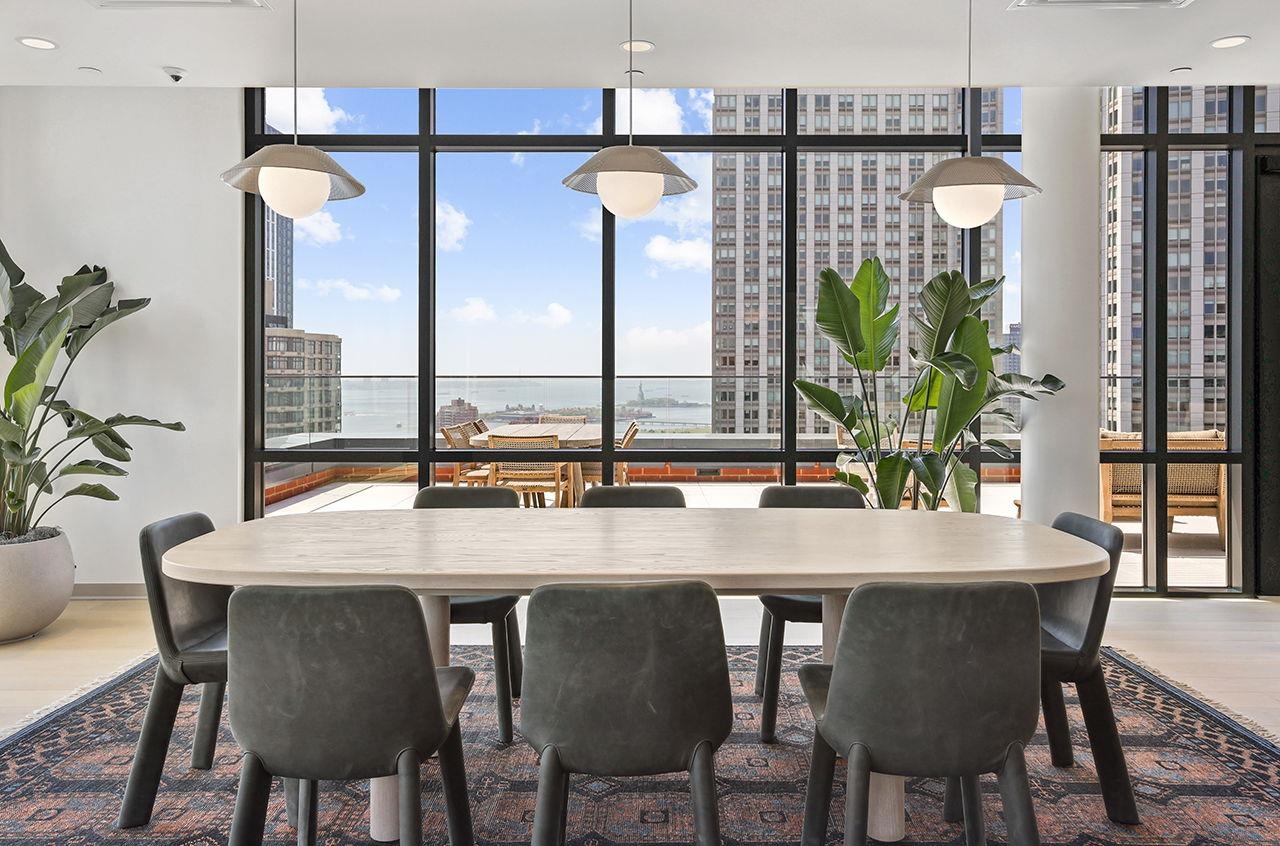 151 BAY ST Unit: 1005