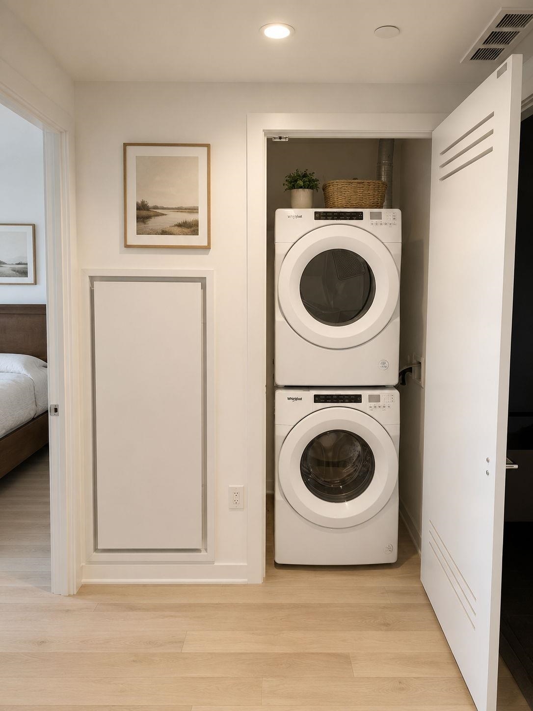 151 BAY ST Unit: 1005