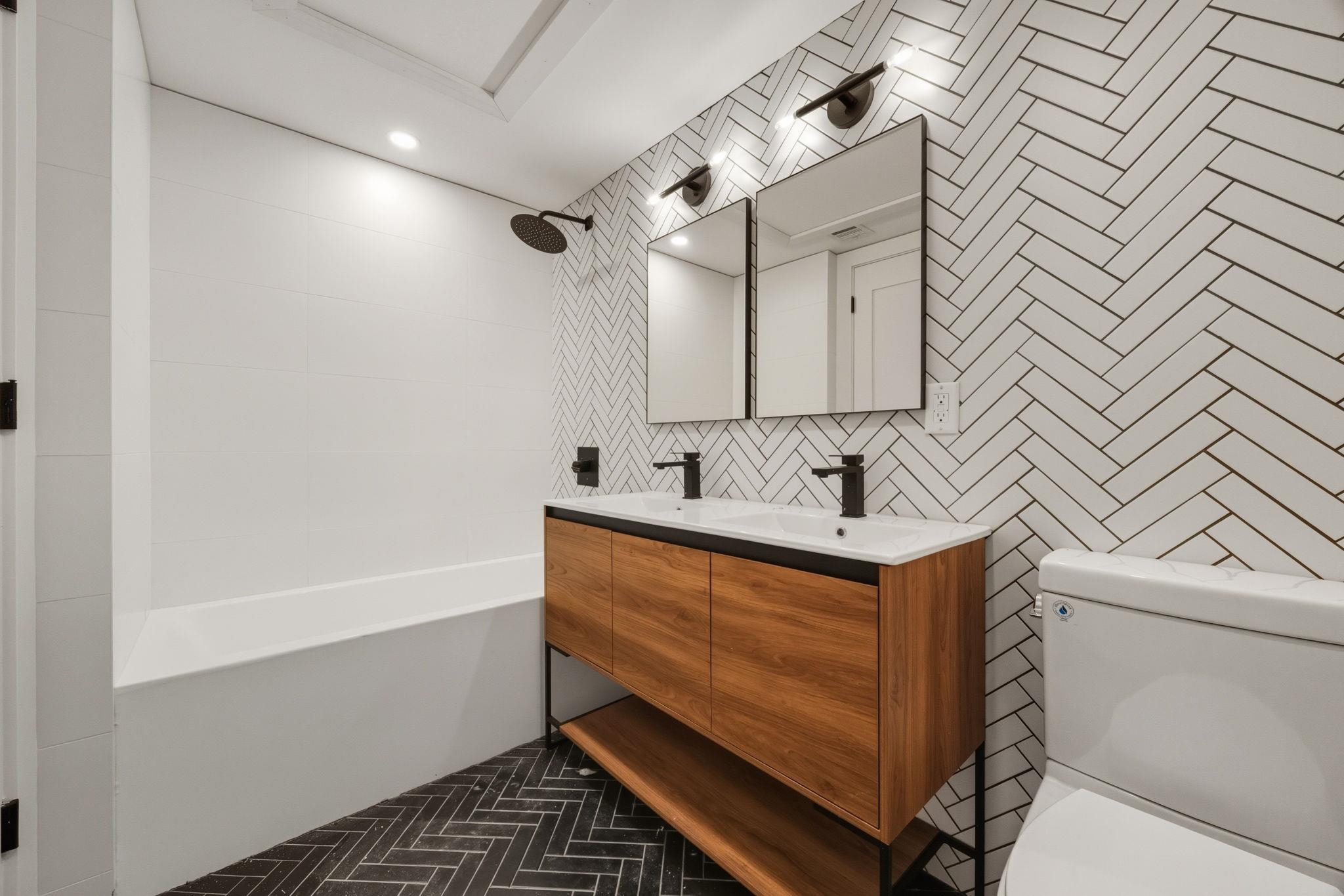 166 HANCOCK AVE Unit: 301
