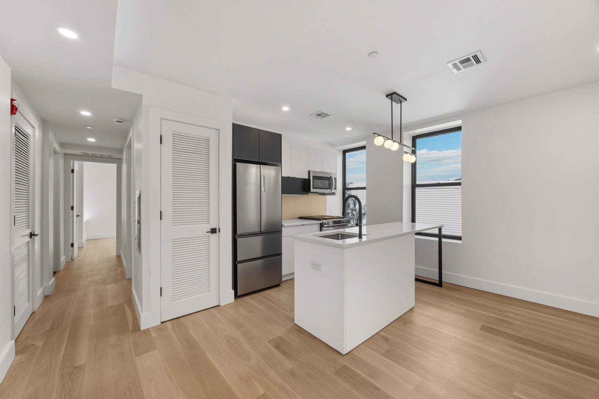 166 HANCOCK AVE Unit: 301
