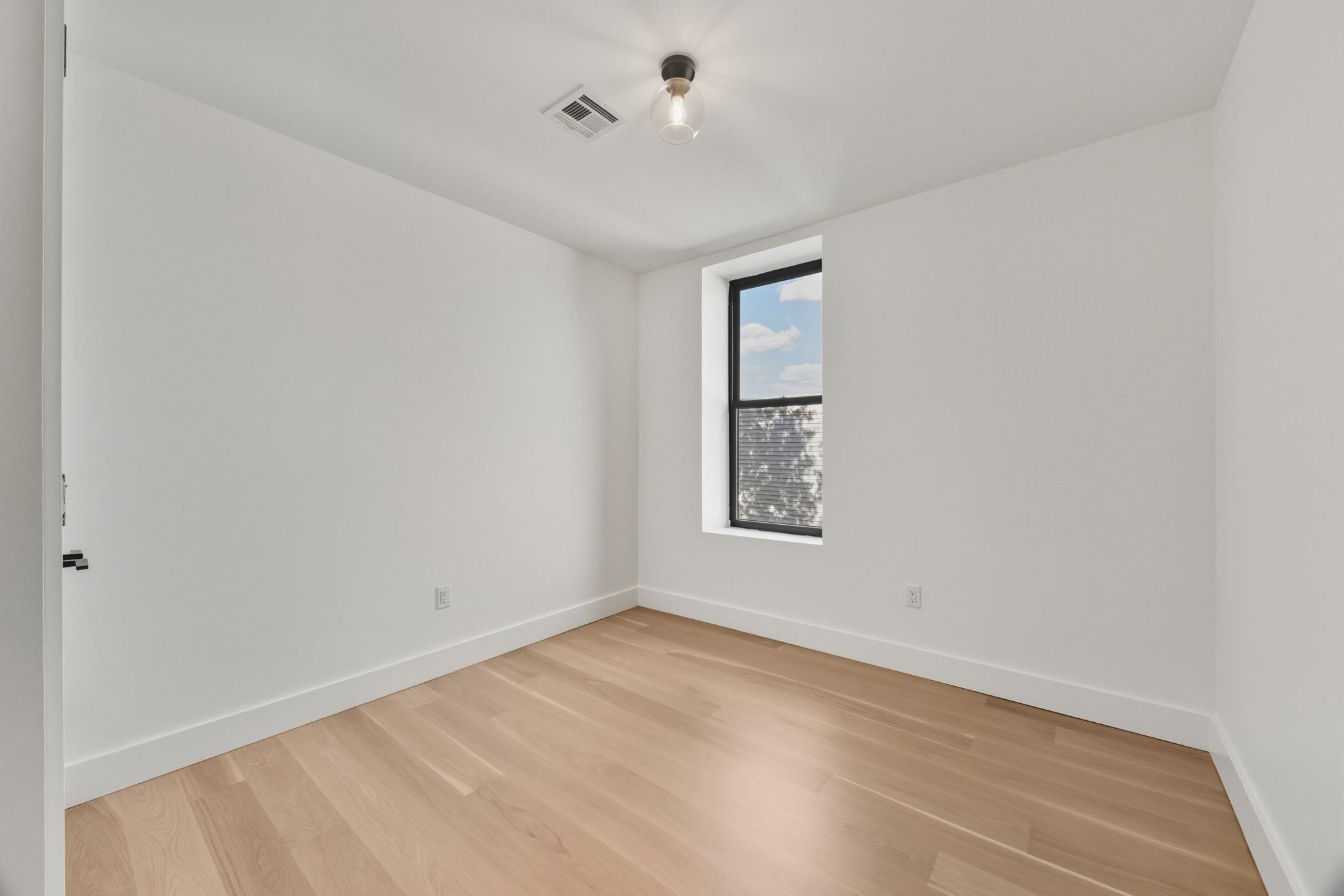 166 HANCOCK AVE Unit: 301