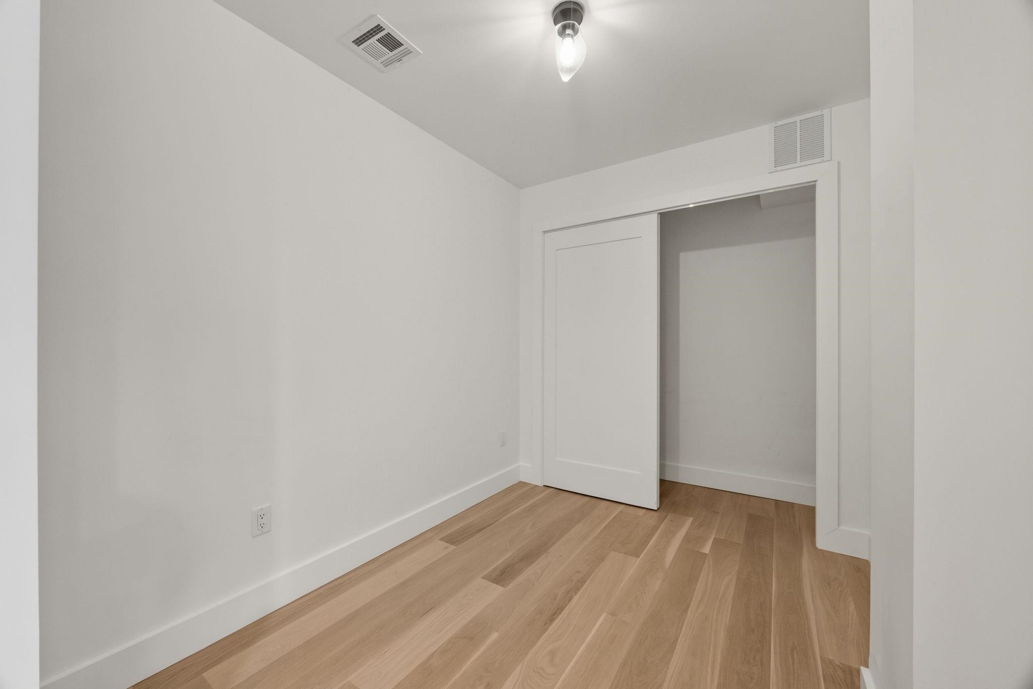 166 HANCOCK AVE Unit: 302