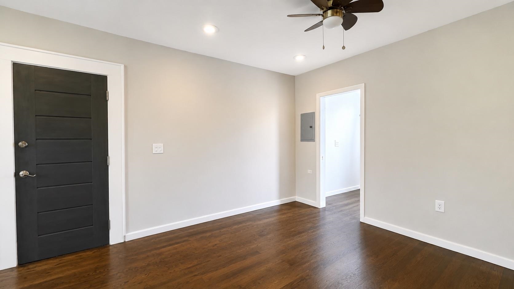 221 BRUNSWICK ST Unit: 3