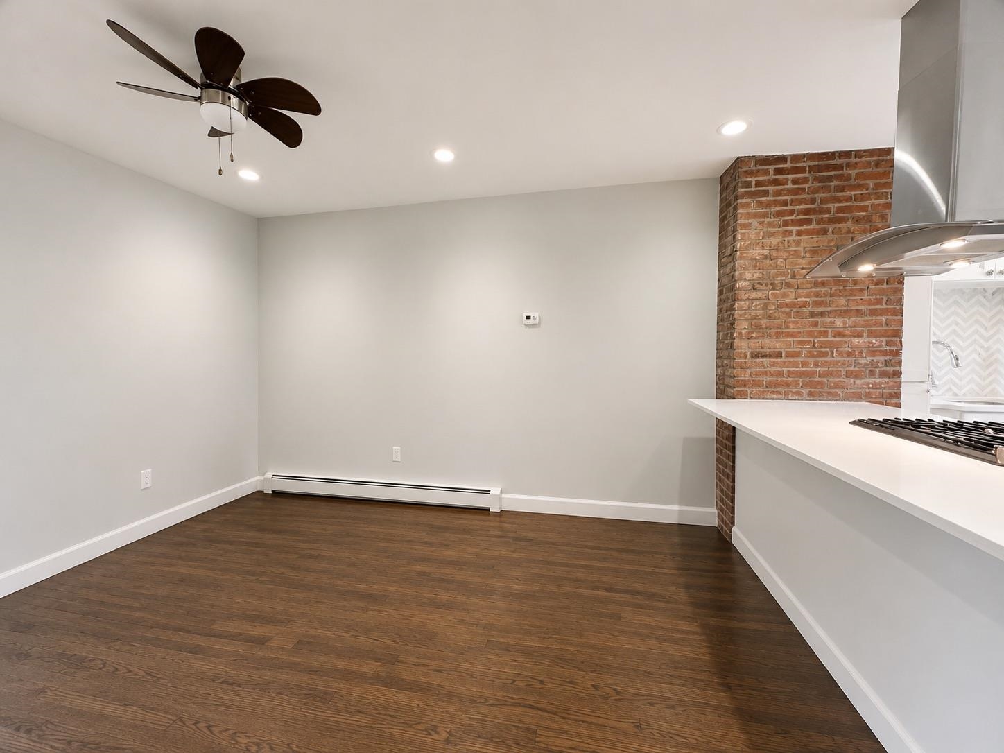 221 BRUNSWICK ST Unit: 3