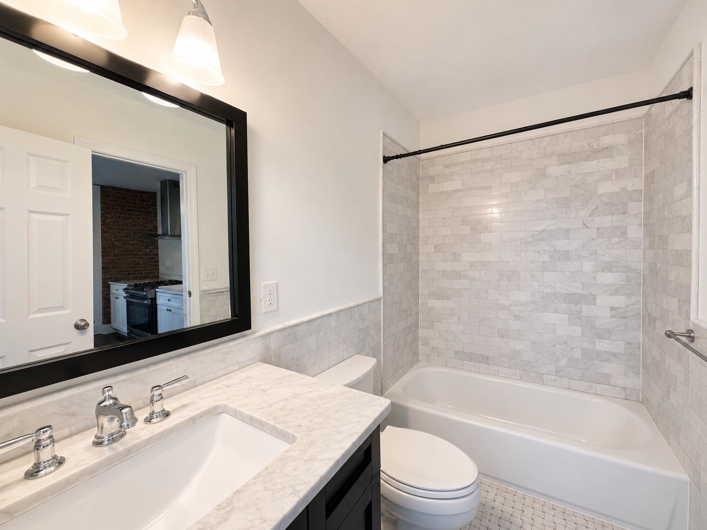 221 BRUNSWICK ST Unit: 3