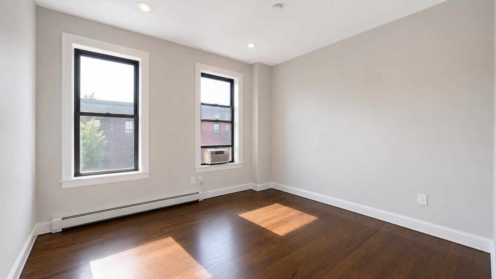 221 BRUNSWICK ST Unit: 3