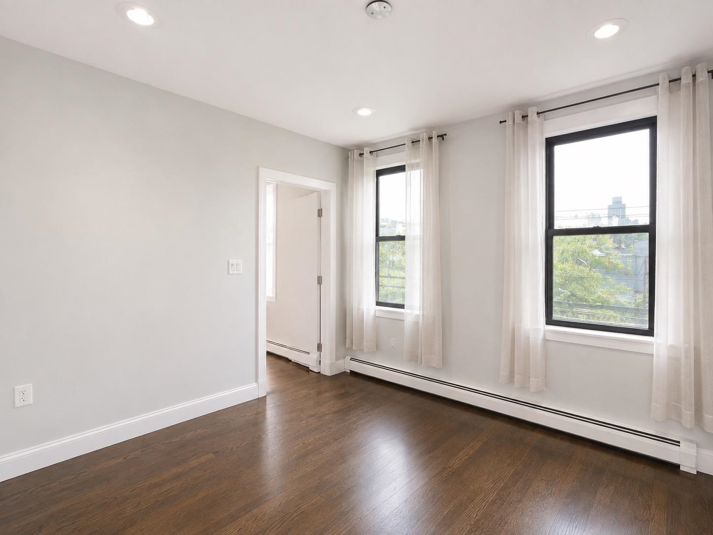 221 BRUNSWICK ST Unit: 3