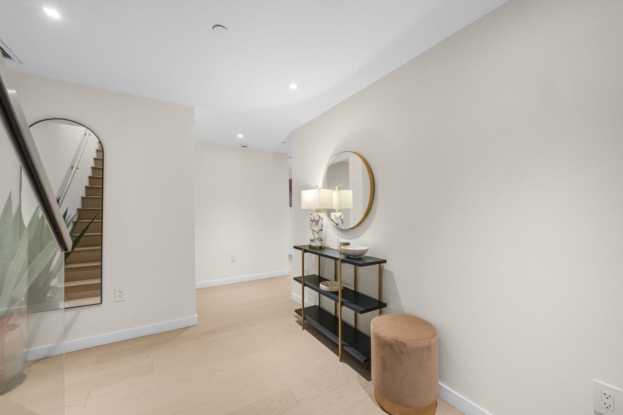144 1ST ST Unit: 9N