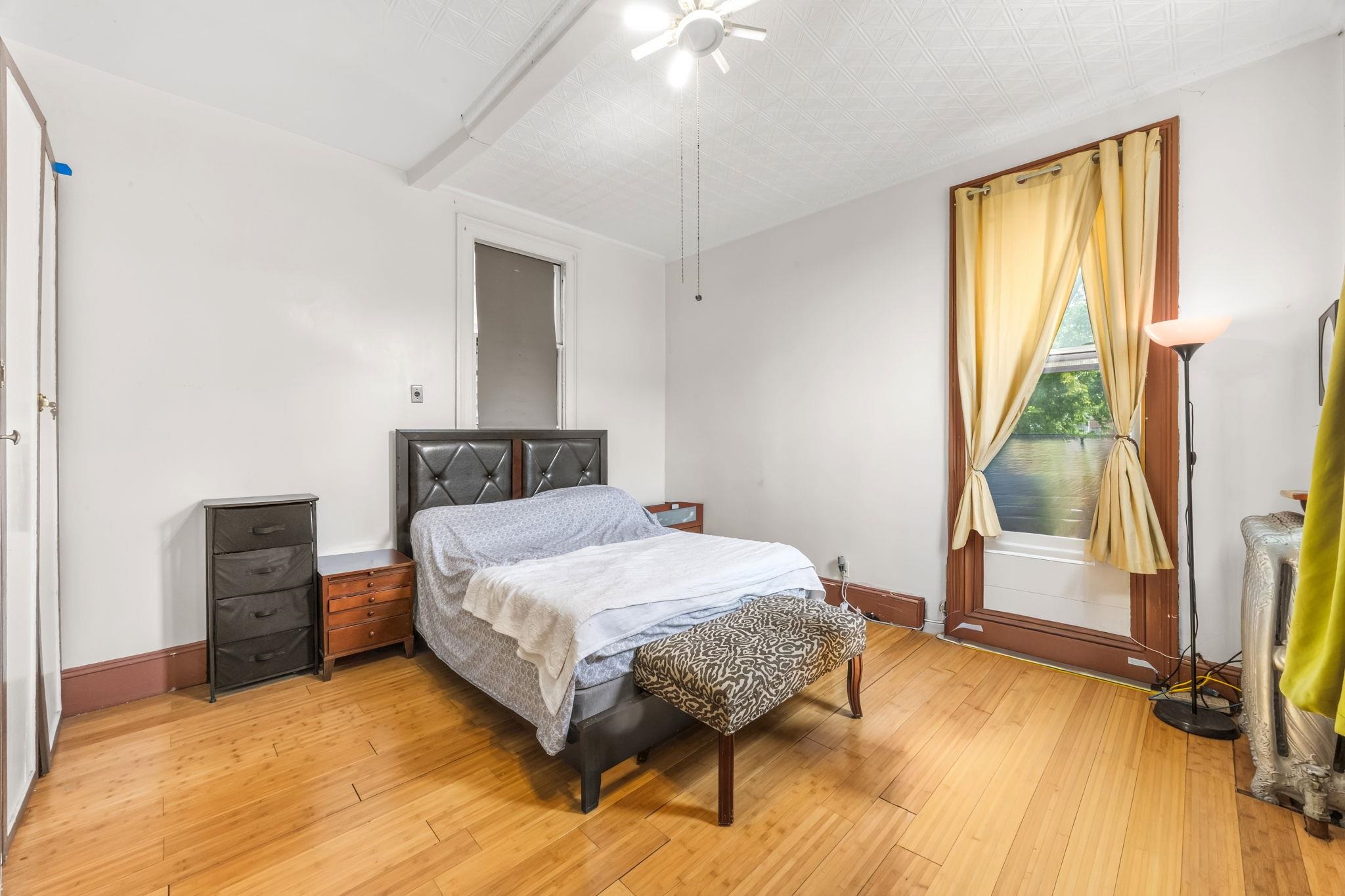 206 DANFORTH AVE