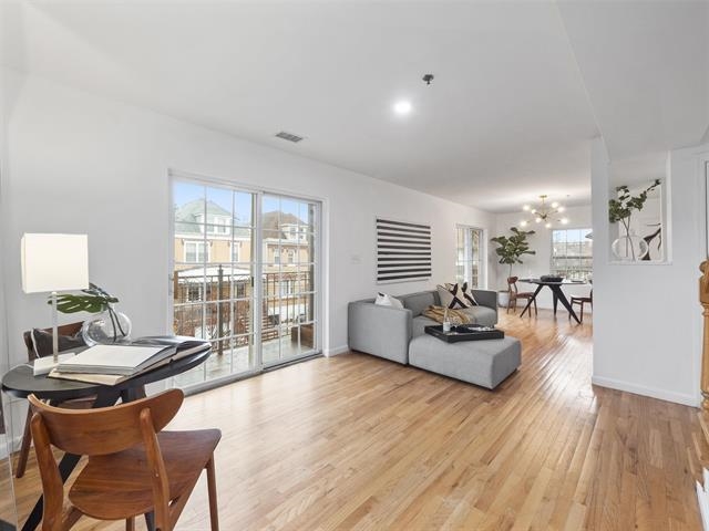 5311 FAIRVIEW TERRACE Unit: 3