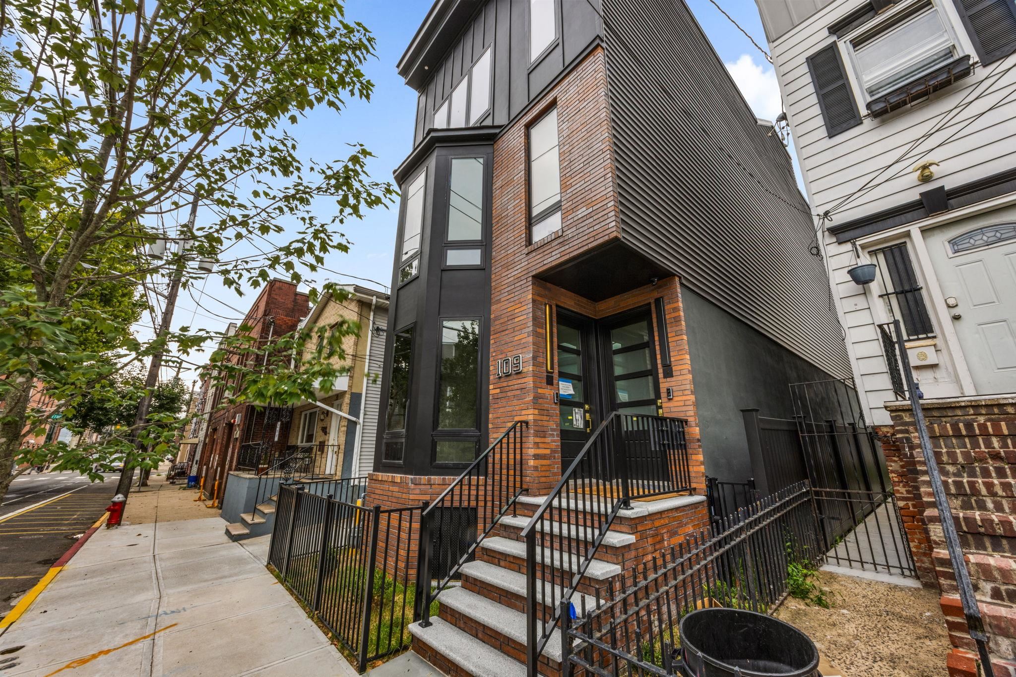 109 WEBSTER AVE Unit: 1