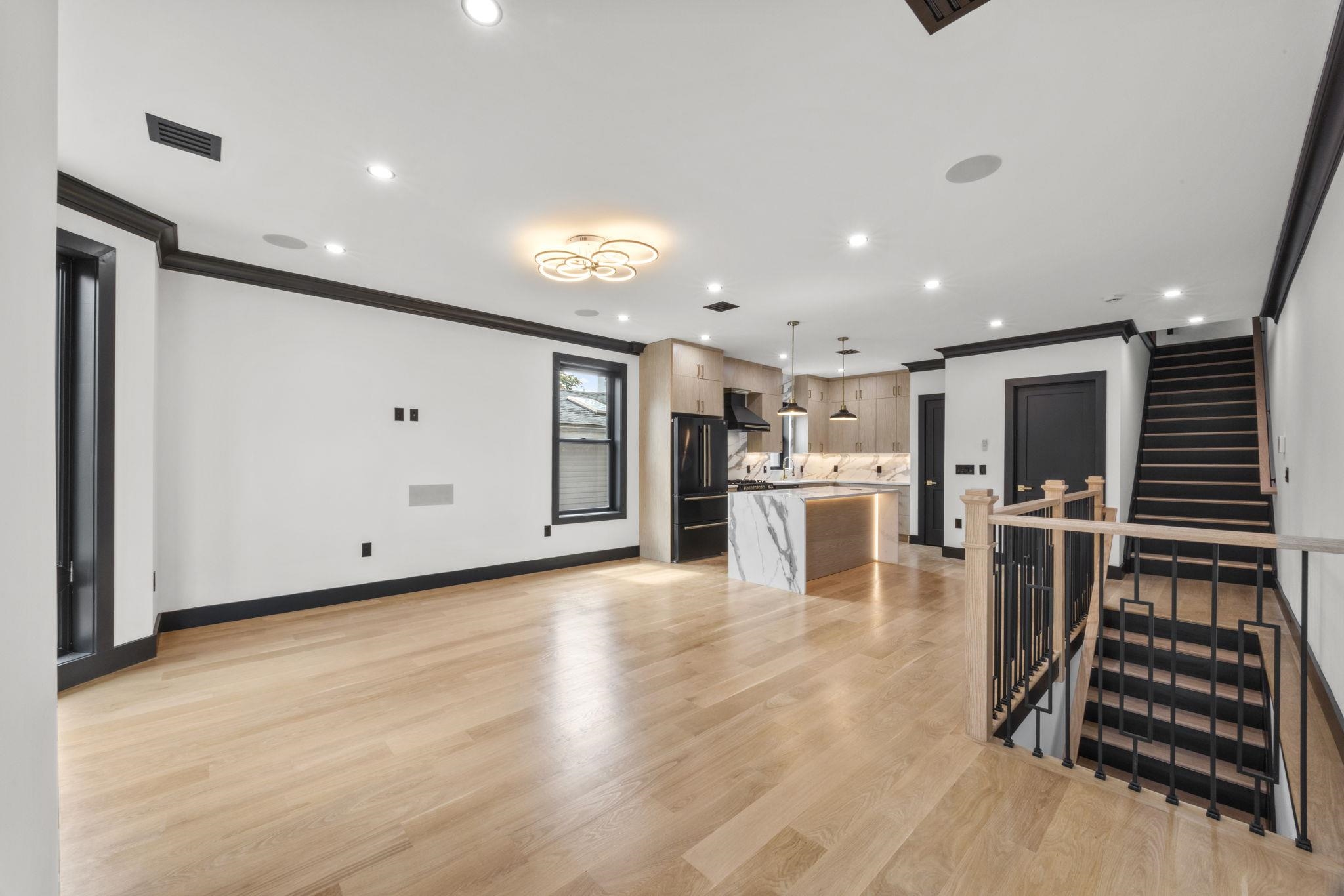 109 WEBSTER AVE Unit: 2