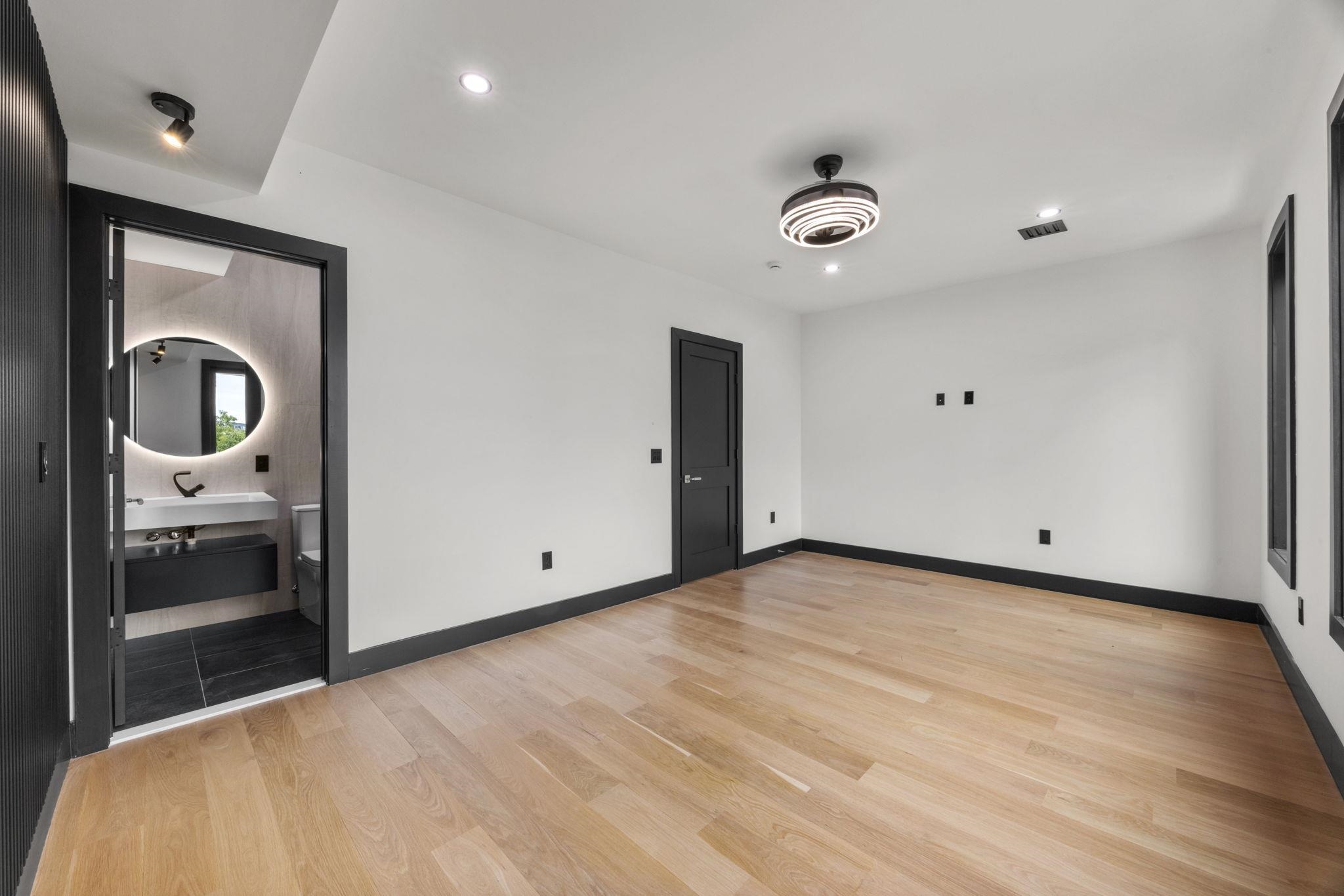 109 WEBSTER AVE Unit: 2