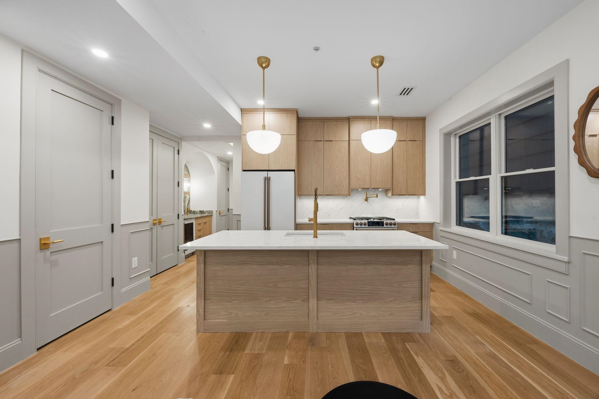 206 SHERMAN AVE Unit: 1
