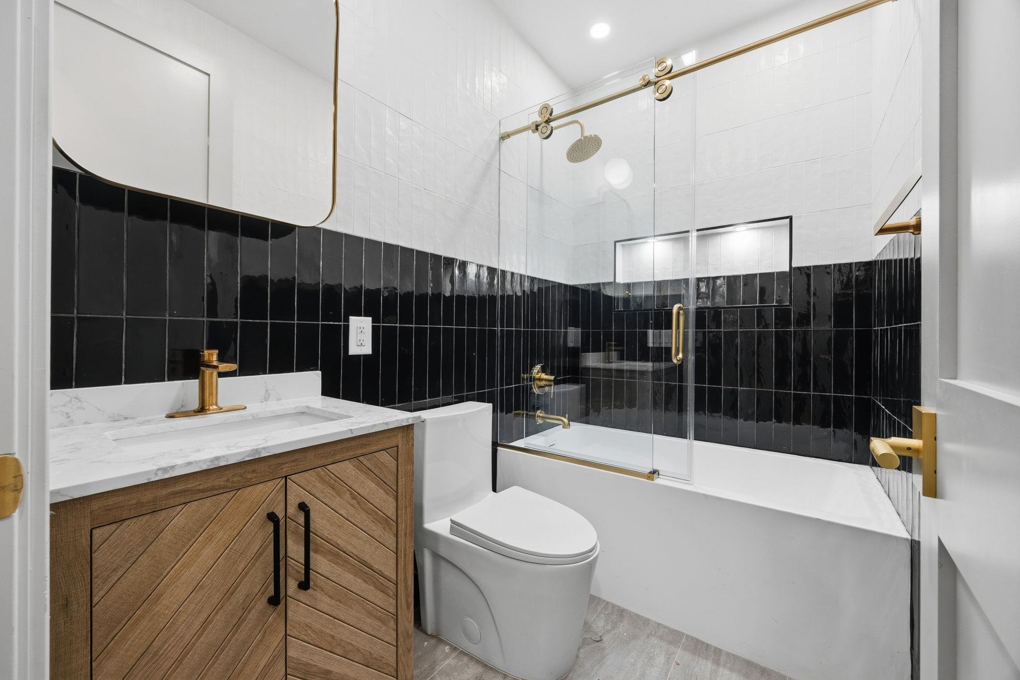 206 SHERMAN AVE Unit: 1