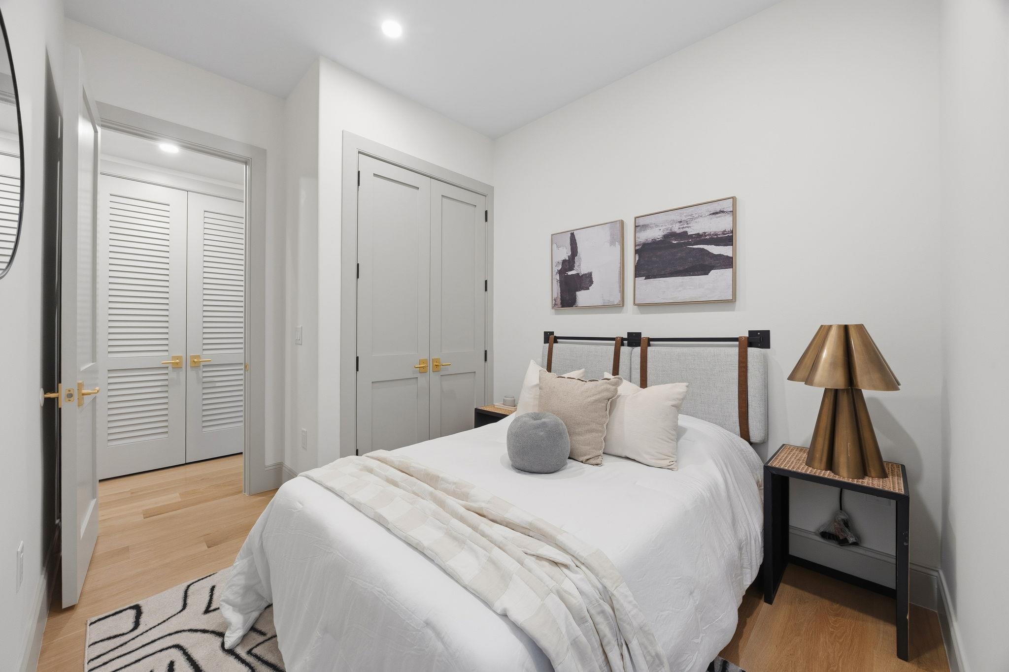 206 SHERMAN AVE Unit: 2