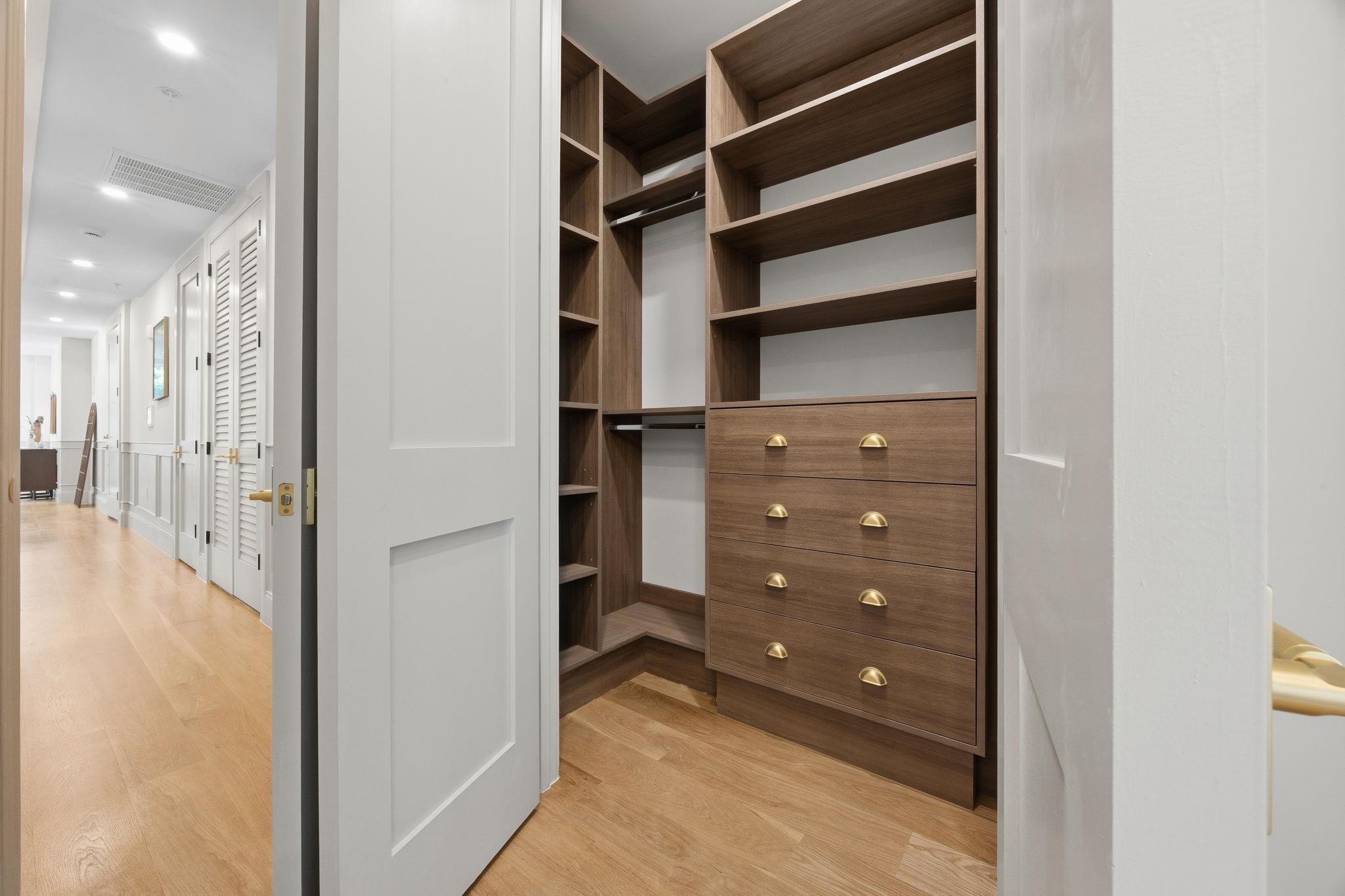 206 SHERMAN AVE Unit: 2