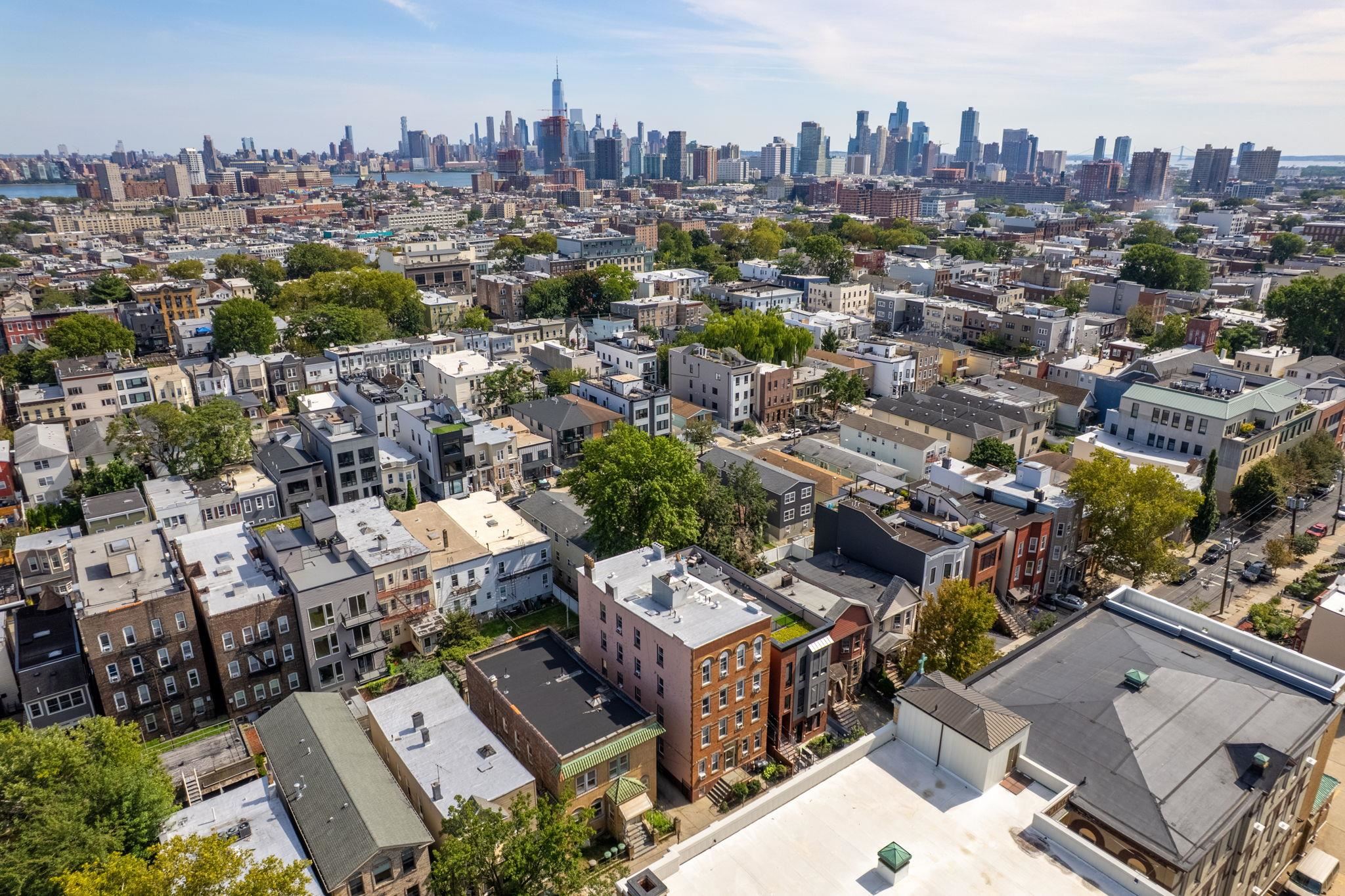 206 SHERMAN AVE Unit: 2