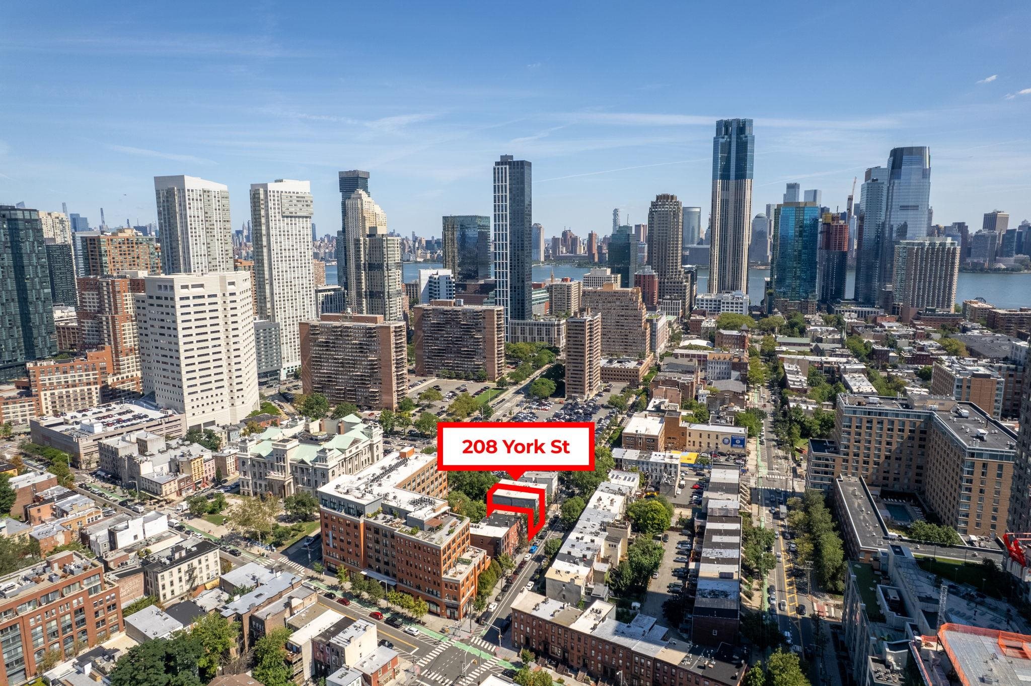 208 YORK ST Unit: 1