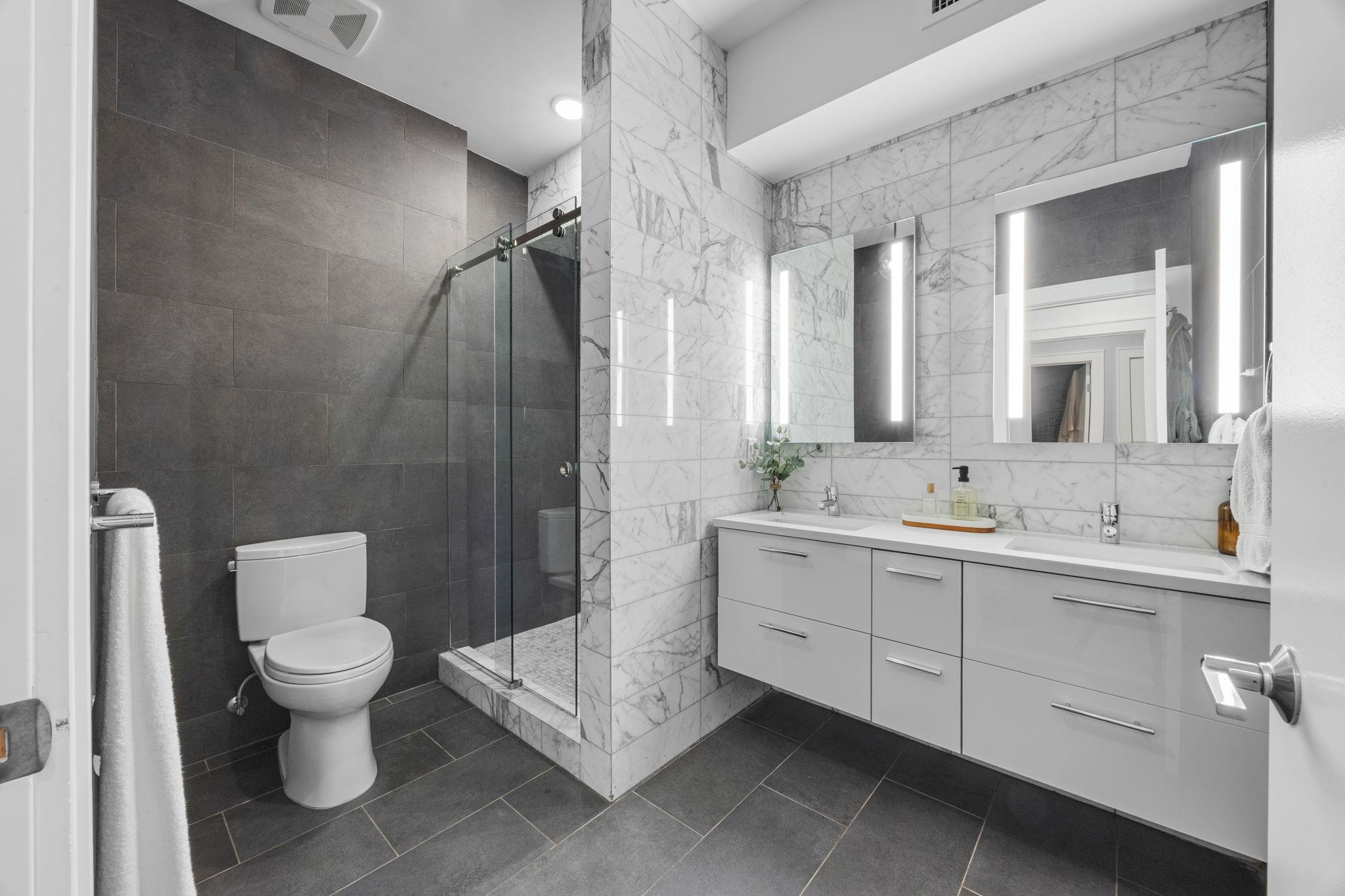 208 YORK ST Unit: 1