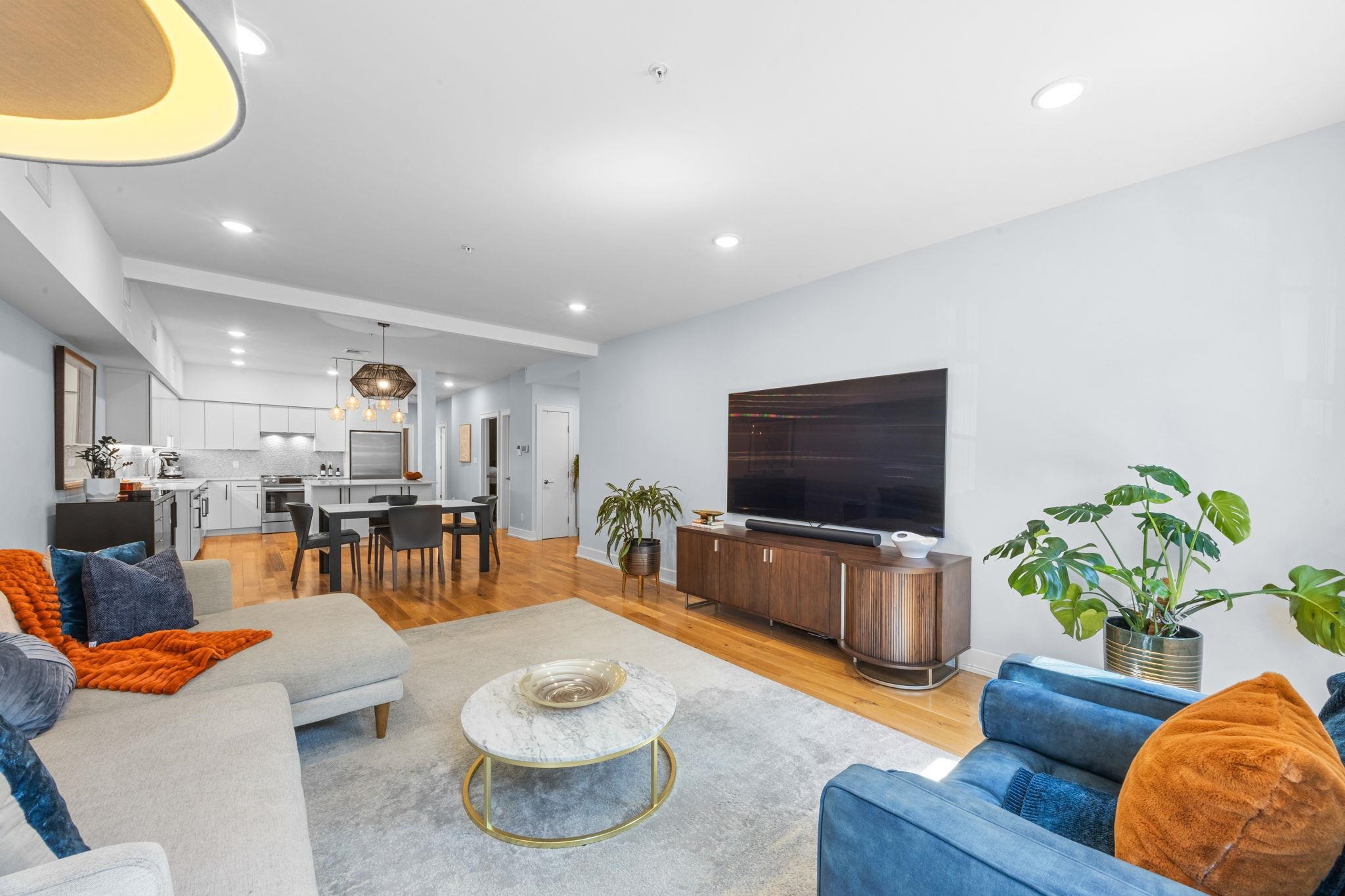 208 YORK ST Unit: 1