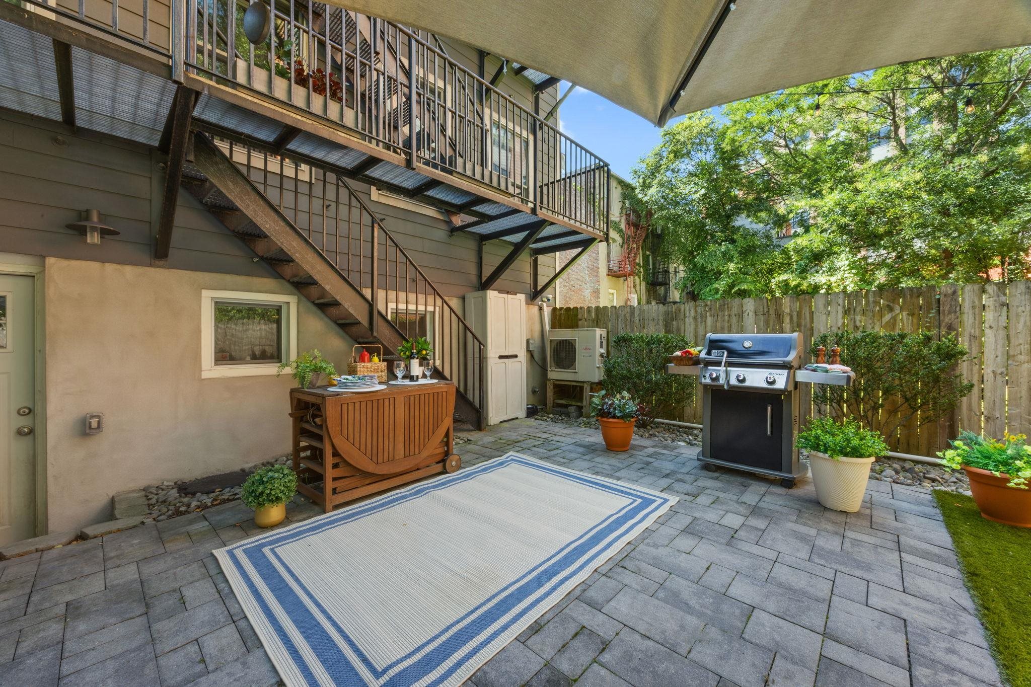 208 YORK ST Unit: 1