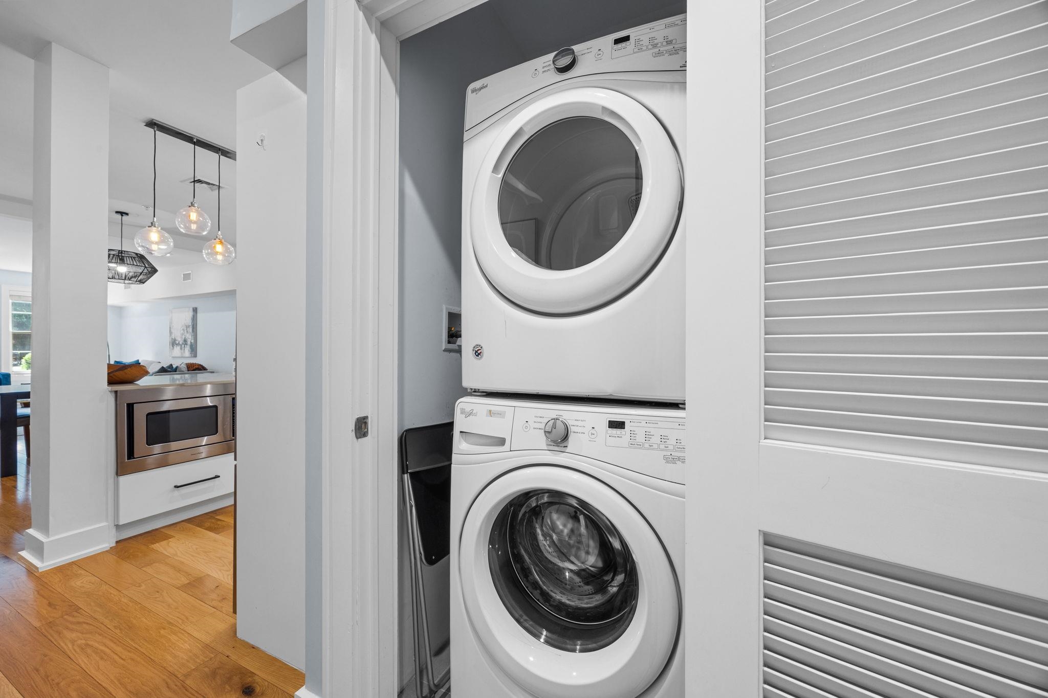 208 YORK ST Unit: 1