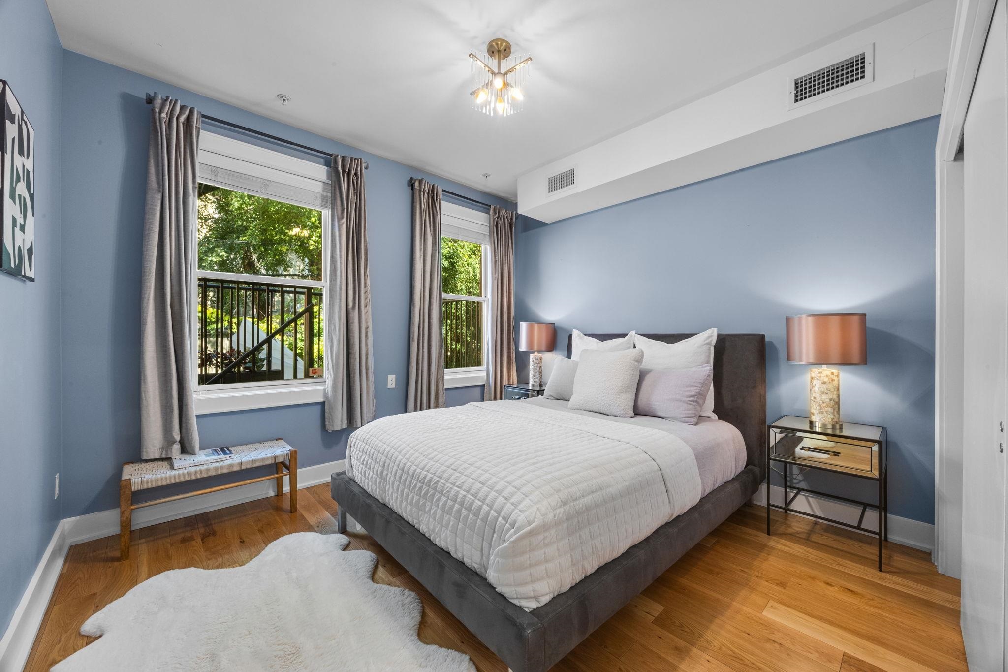 208 YORK ST Unit: 1
