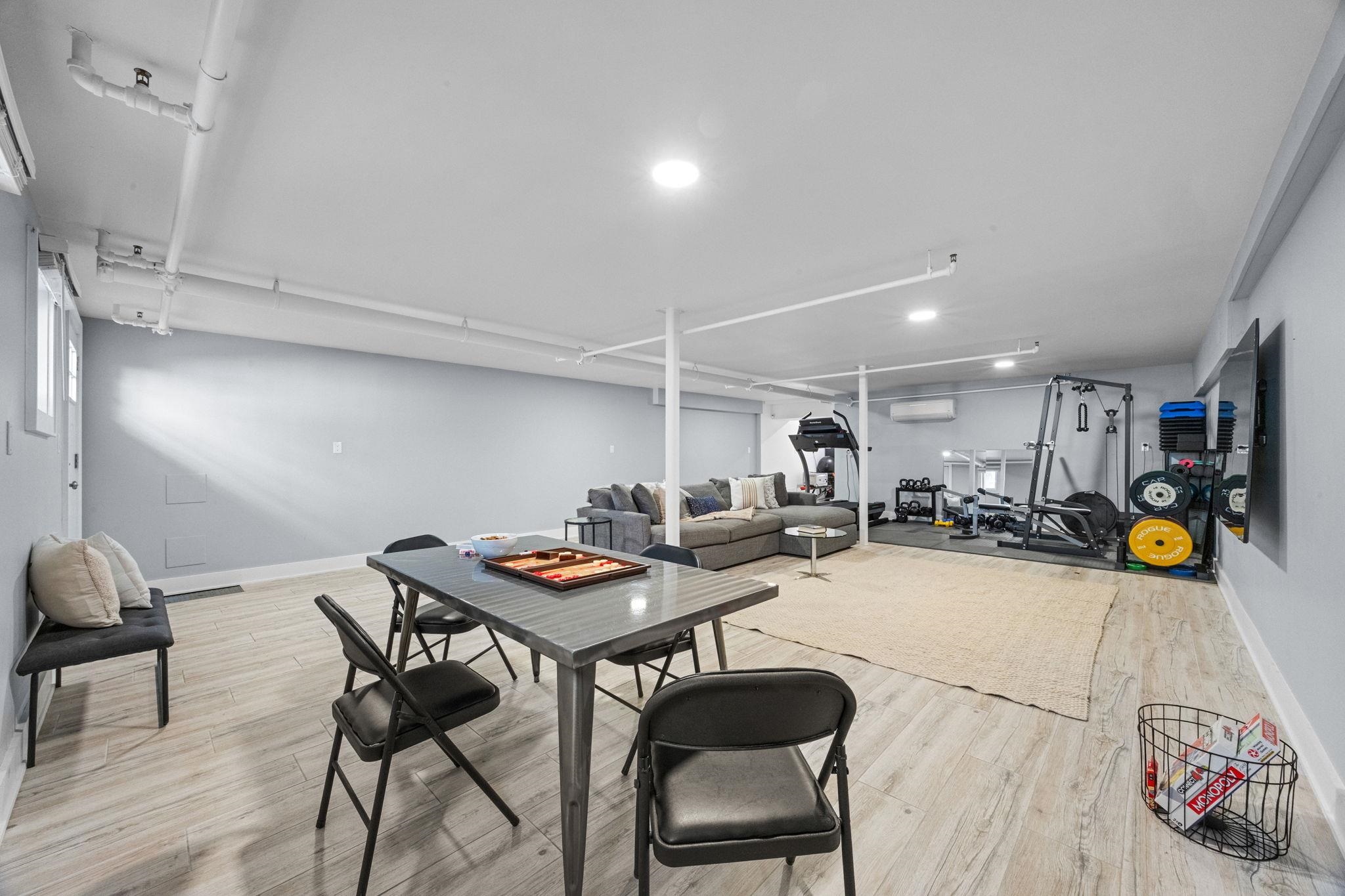 208 YORK ST Unit: 1