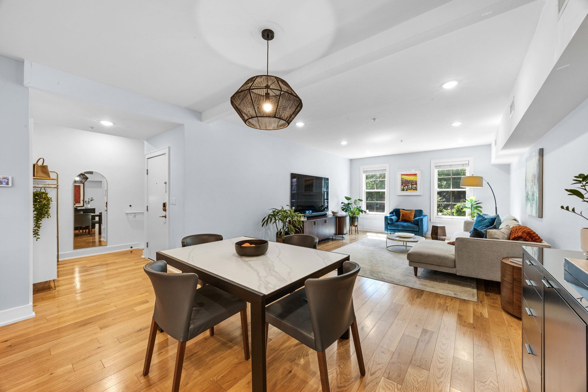 208 YORK ST Unit: 1