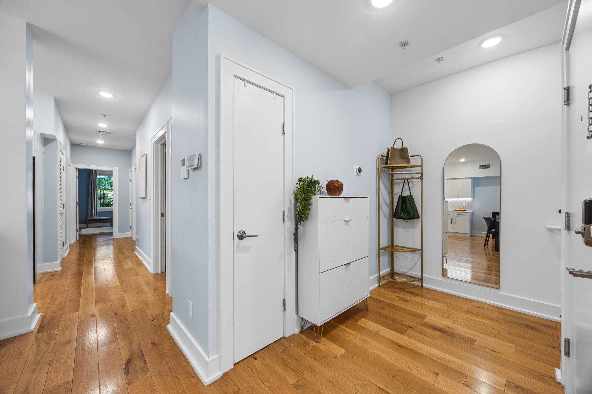 208 YORK ST Unit: 1