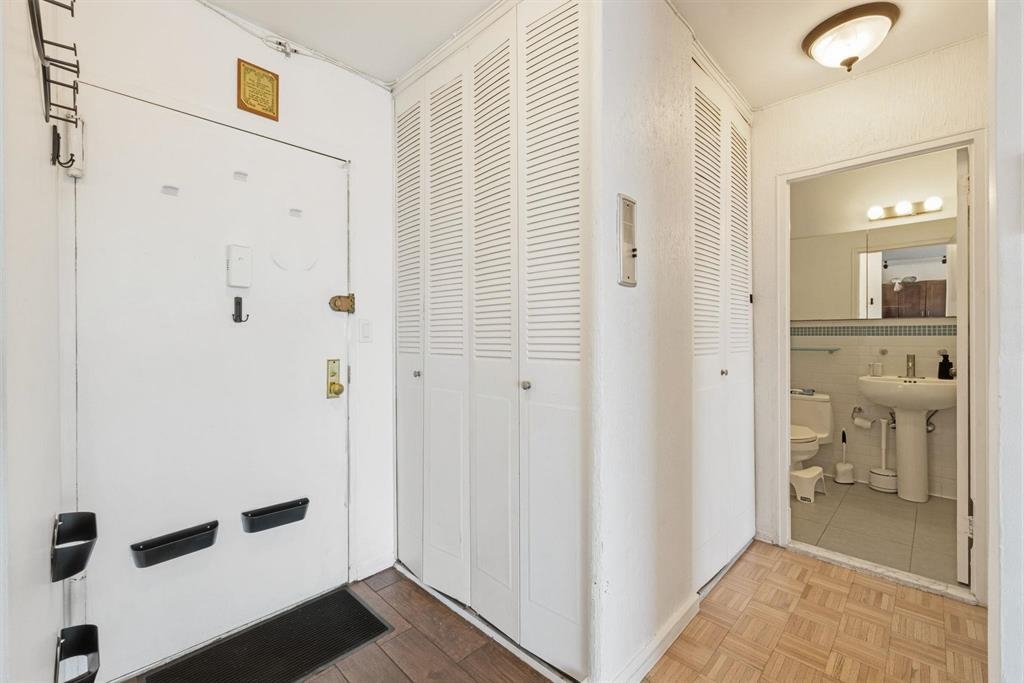 380 MOUNTAIN RD Unit: 2205