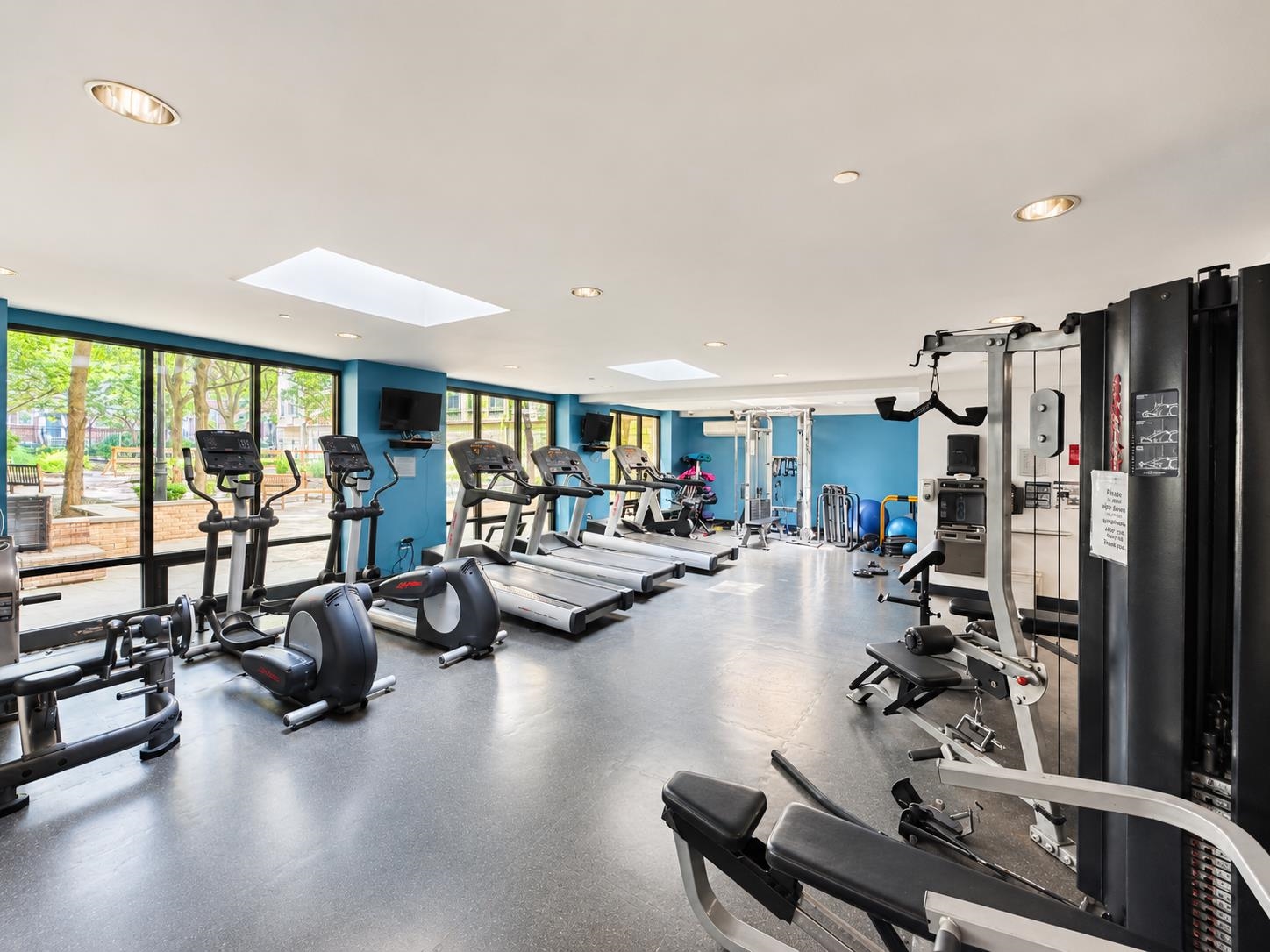 149 ESSEX ST Unit: 5S