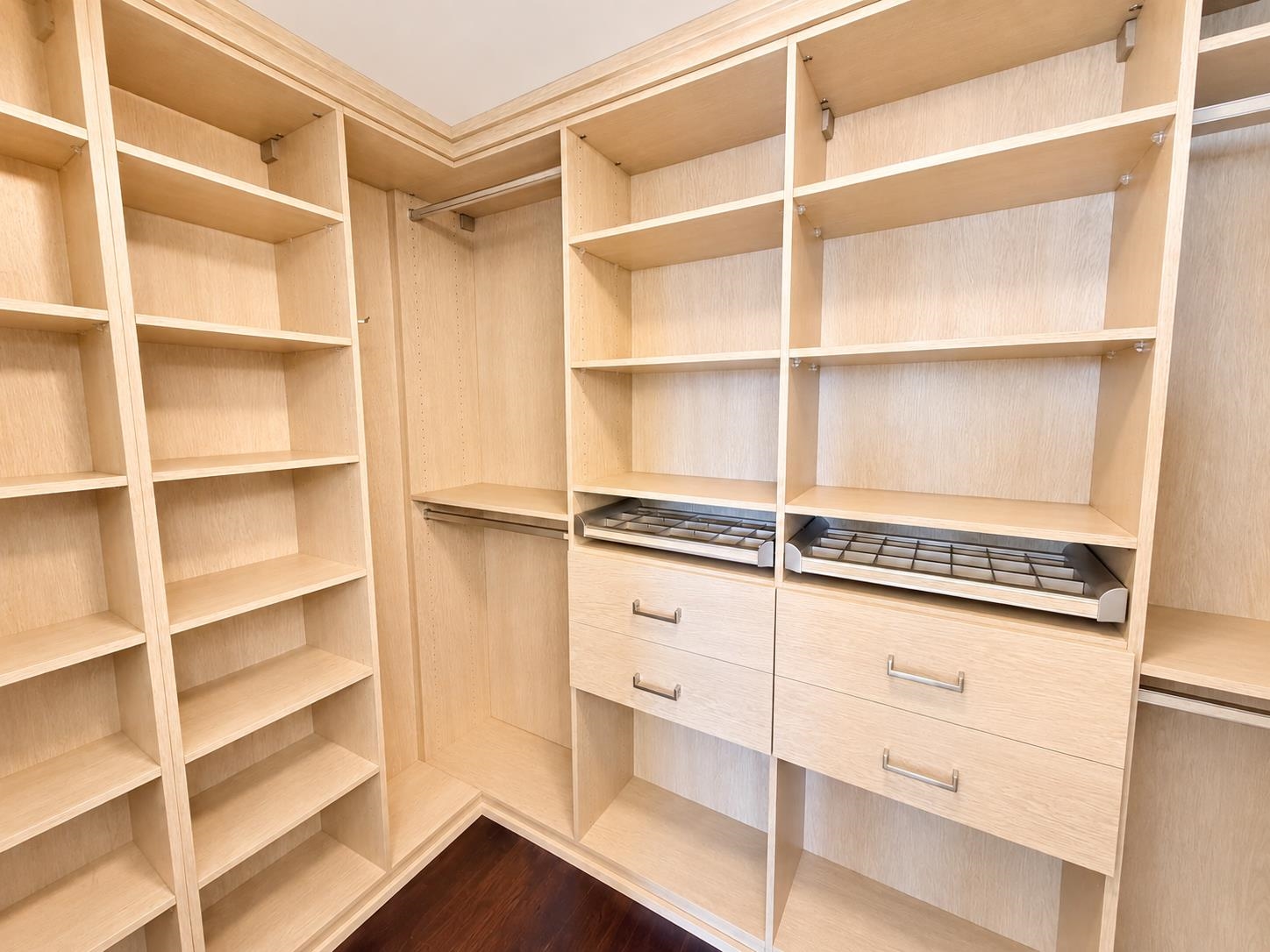 149 ESSEX ST Unit: 5S