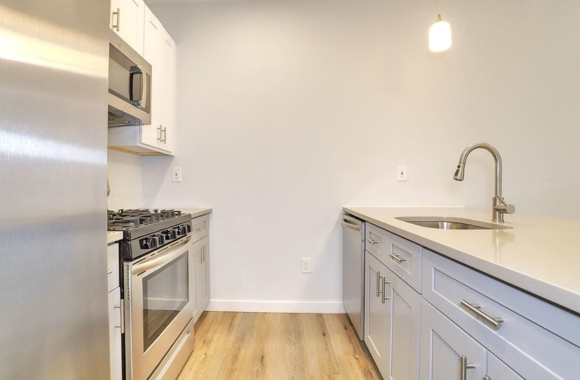 502 BROADWAY