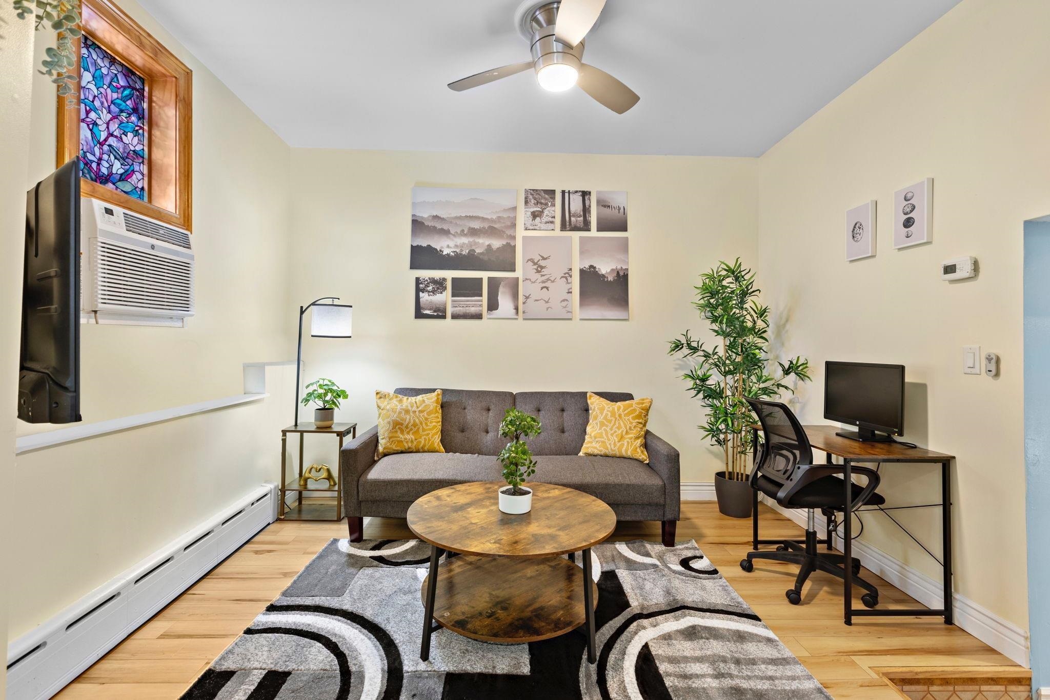 137 WEST 15TH ST Unit: G