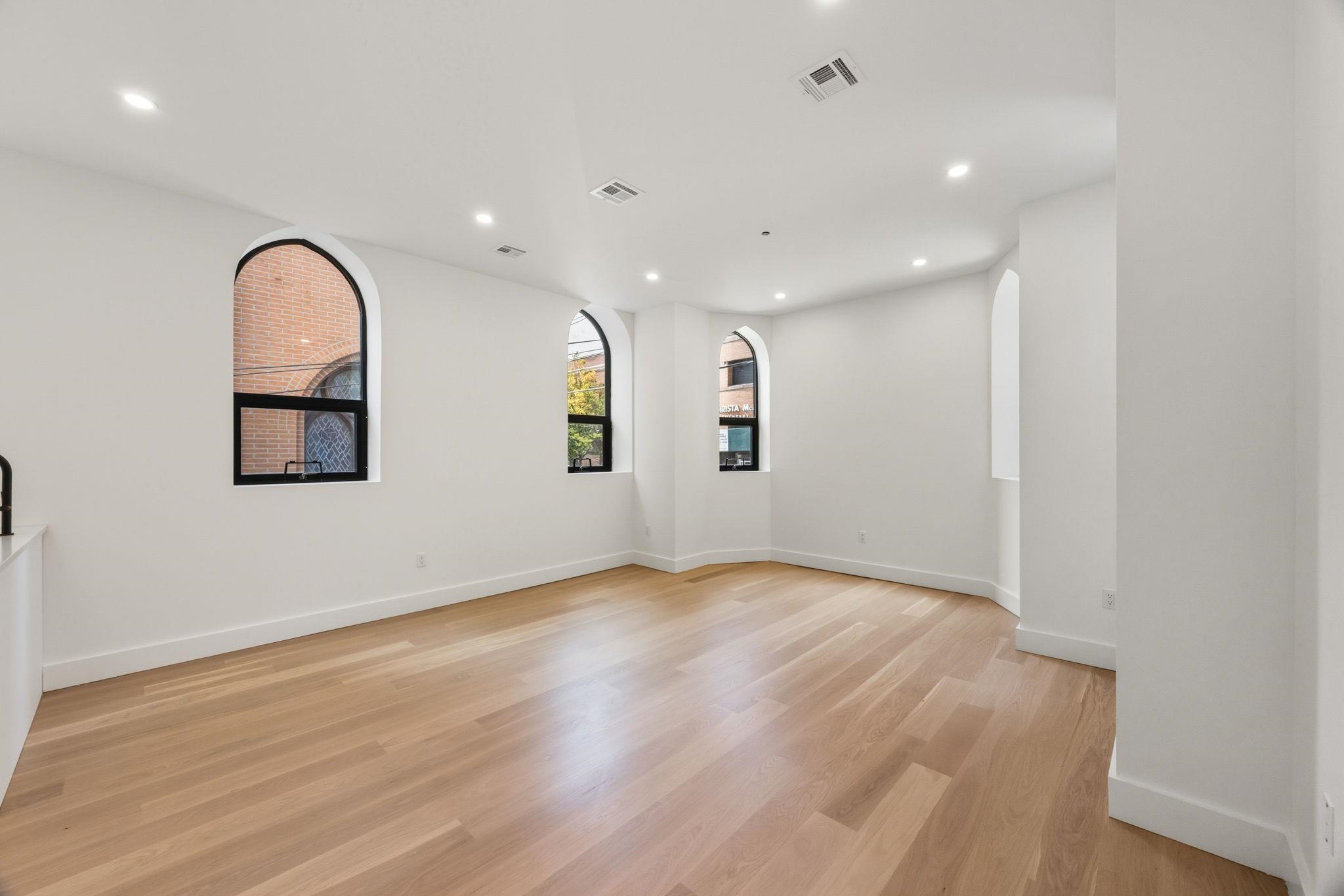 166 HANCOCK AVE Unit: 101