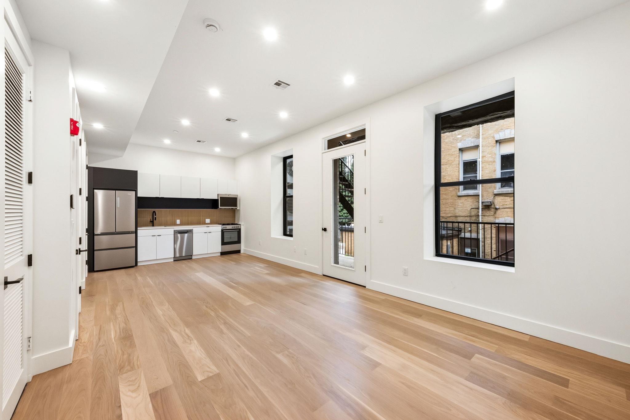 166 HANCOCK AVE Unit: 102