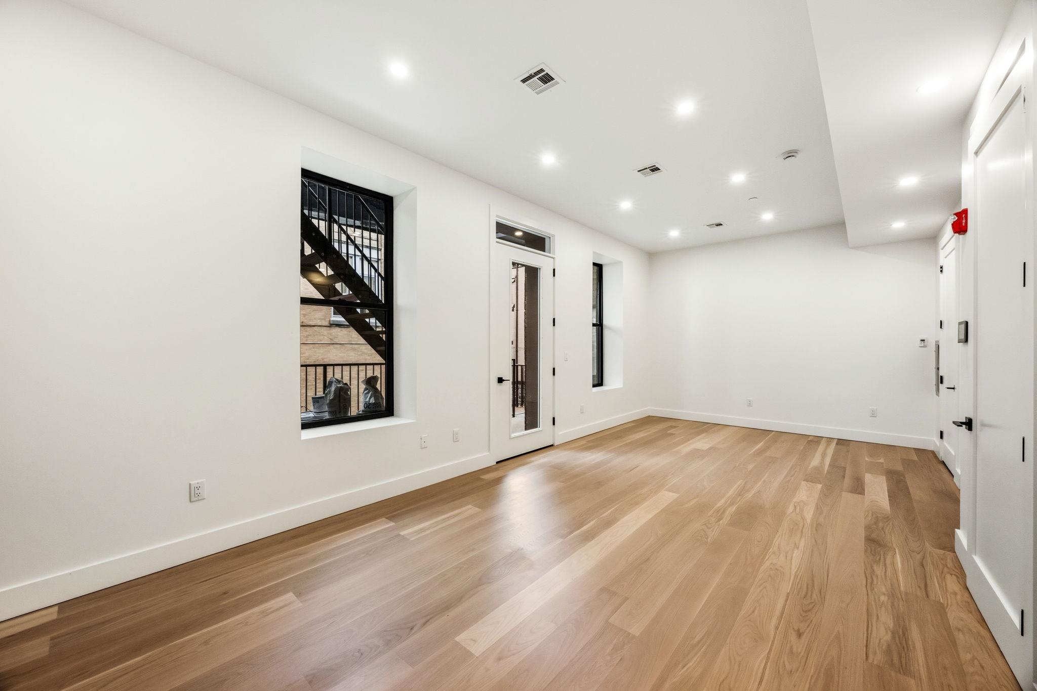 166 HANCOCK AVE Unit: 102