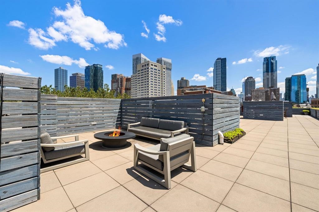 222 MONTGOMERY ST Unit: 1-J