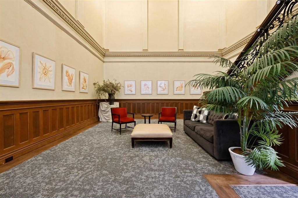 222 MONTGOMERY ST Unit: 1-J