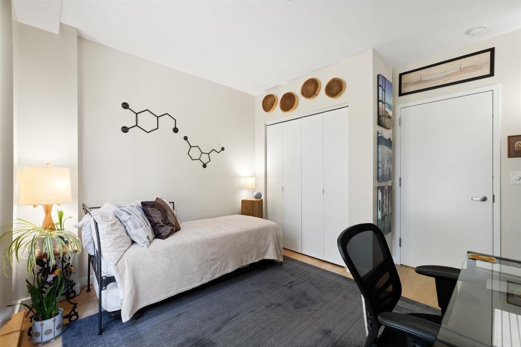222 MONTGOMERY ST Unit: 1-J