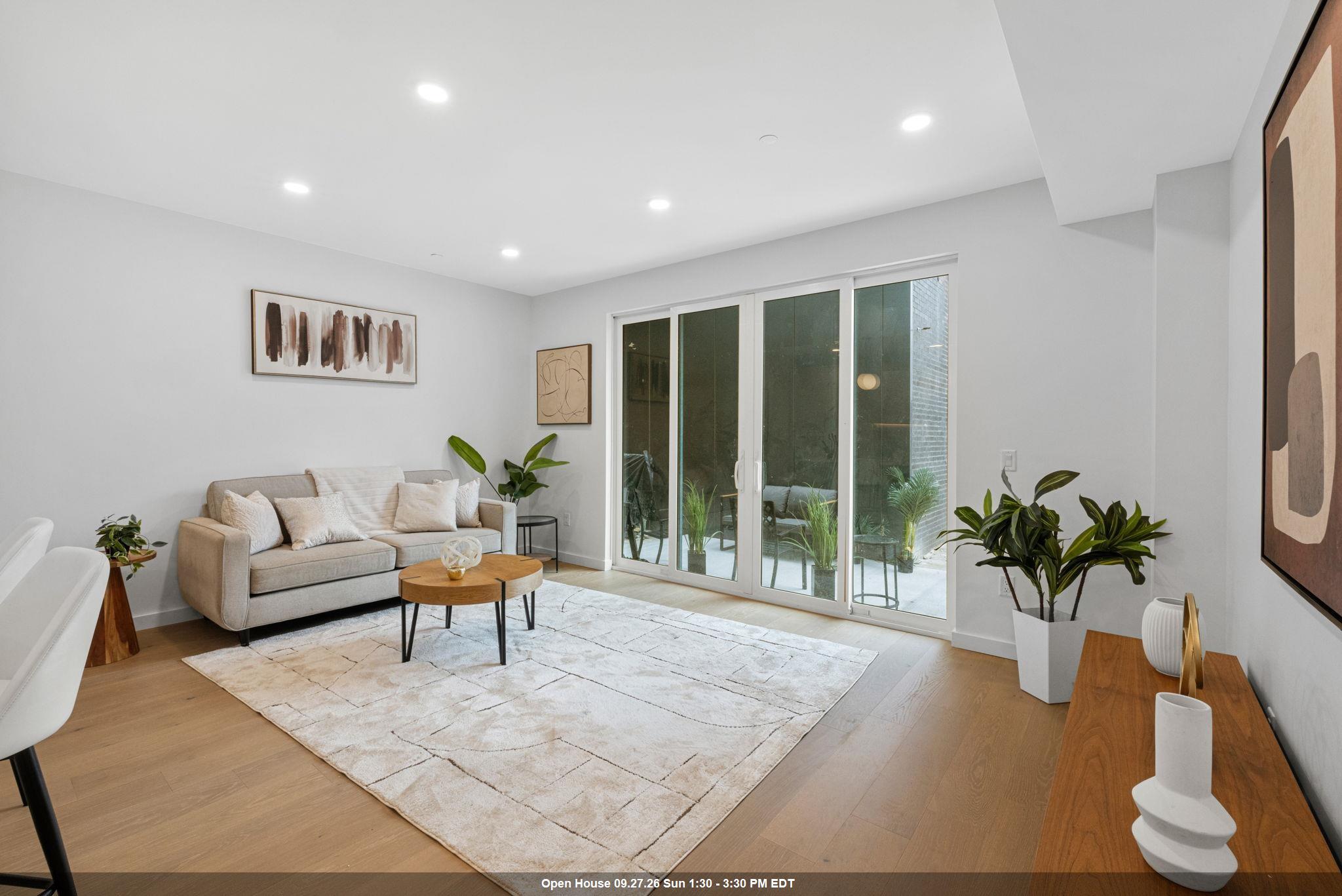318 BARROW ST Unit: 1