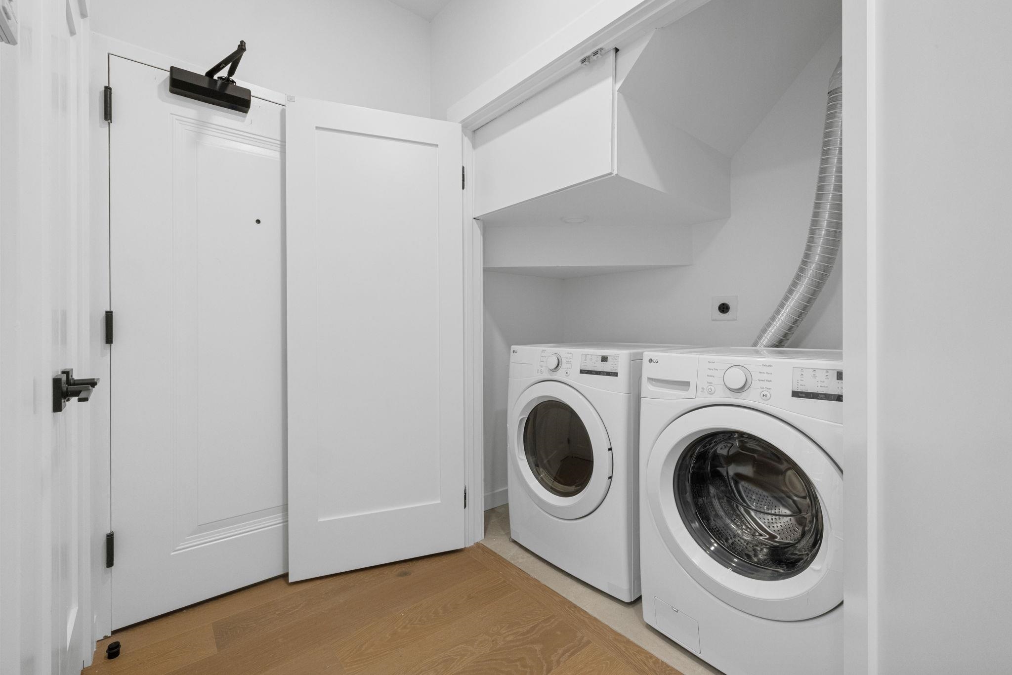 318 BARROW ST Unit: 1